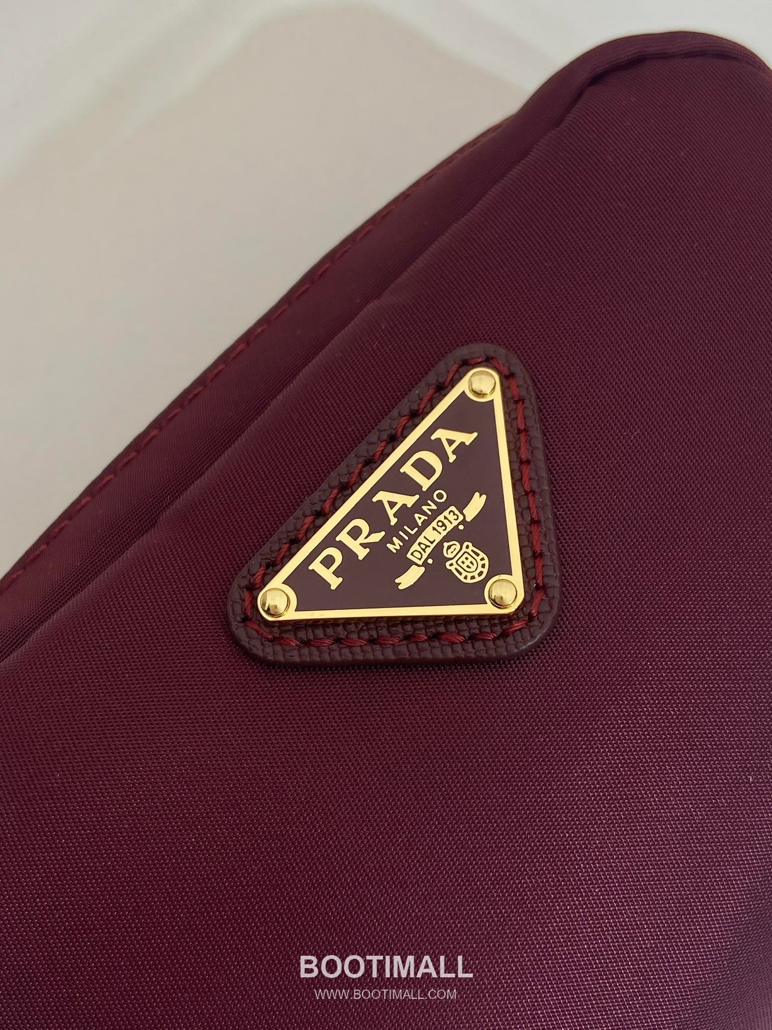 Prada Re-Nylon Mini Clutch Bag with Zip Closure and Internal Pocket Detail 프라다 리나일론 미니 지퍼포켓 클러치 1NA339 12cm 7