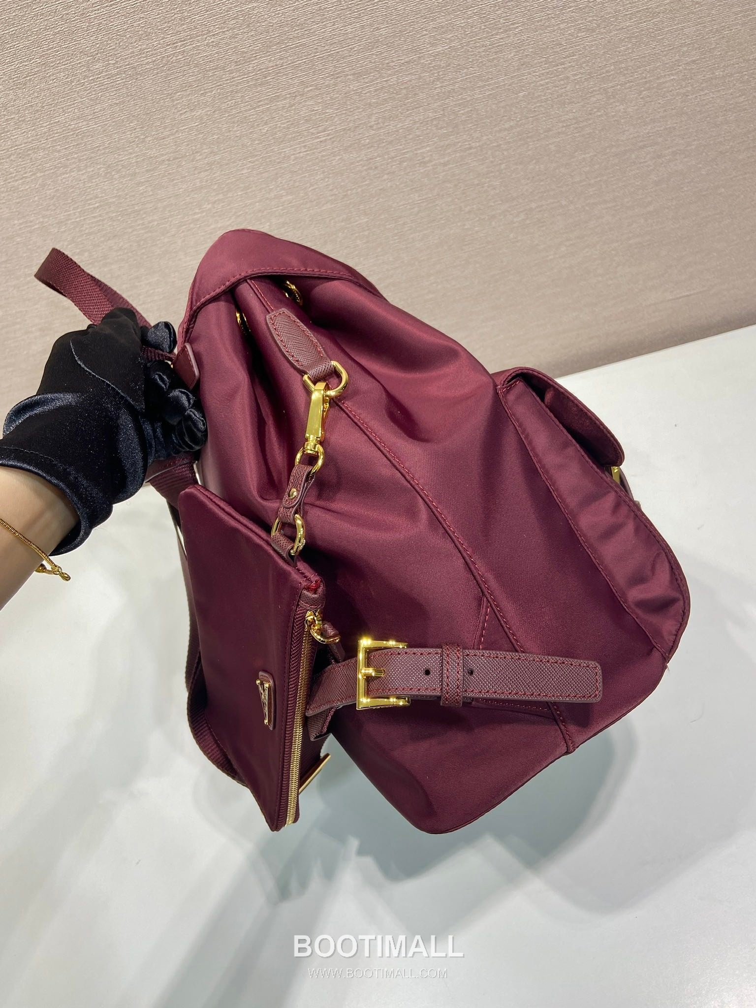 Prada Nylon Backpack with Saffiano Trim and Detachable Pouch Detail 프라다 나일론 사피아노트림 탈부착파우치 백팩 1BZ811 30cm 5
