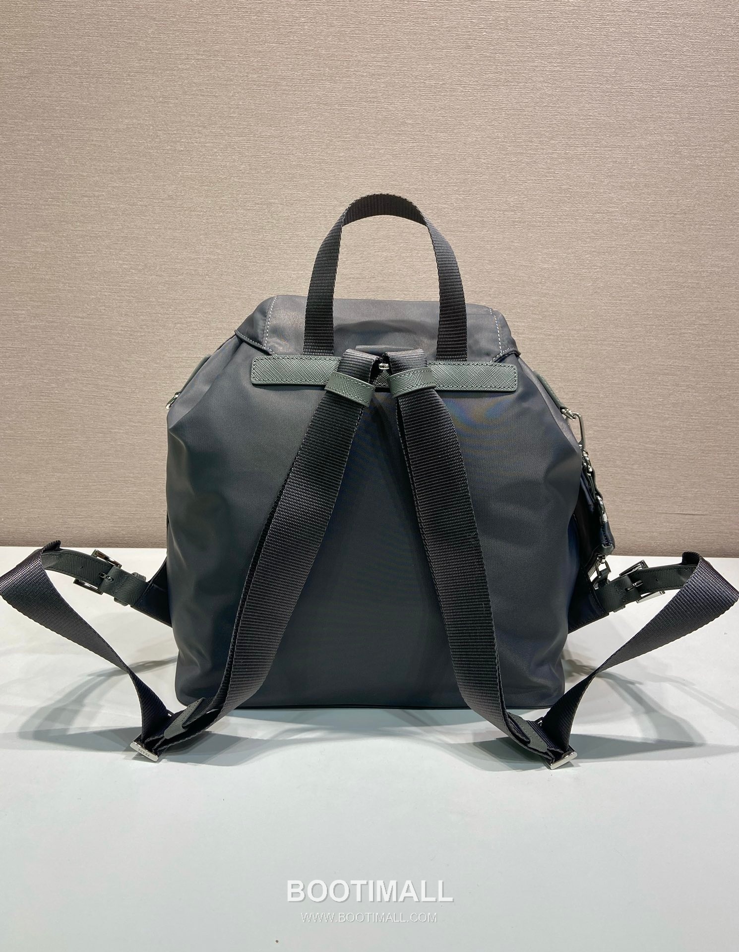 Prada Nylon Backpack with Saffiano Leather Trim and Detachable Pouch Detail 프라다 나일론 사피아노트림 탈부착파우치 백팩 1BZ811 30cm 4