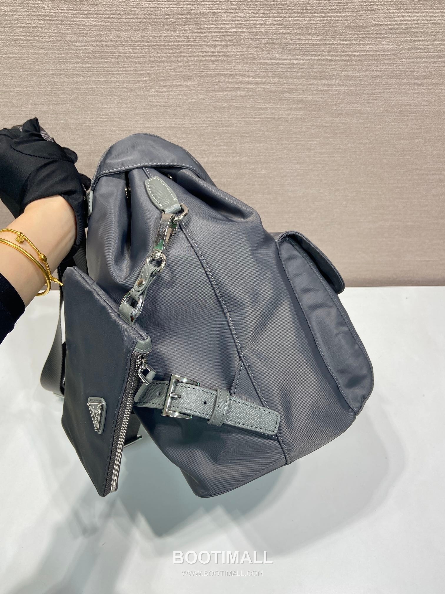 Prada Nylon Backpack with Saffiano Leather Trim and Detachable Pouch Detail 프라다 나일론 사피아노트림 탈부착파우치 백팩 1BZ811 30cm 5