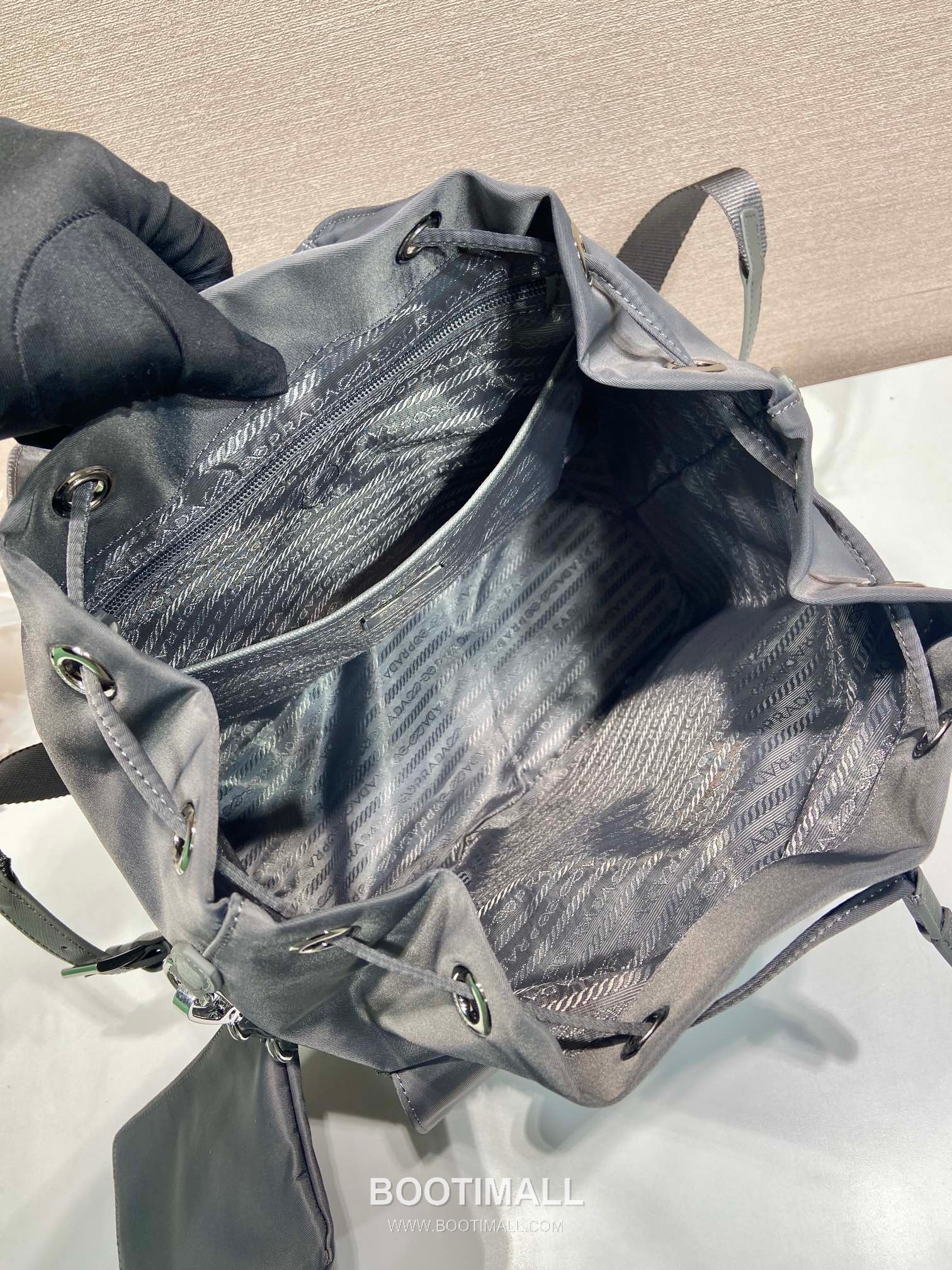 Prada Nylon Backpack with Saffiano Leather Trim and Detachable Pouch Detail 프라다 나일론 사피아노트림 탈부착파우치 백팩 1BZ811 30cm 8