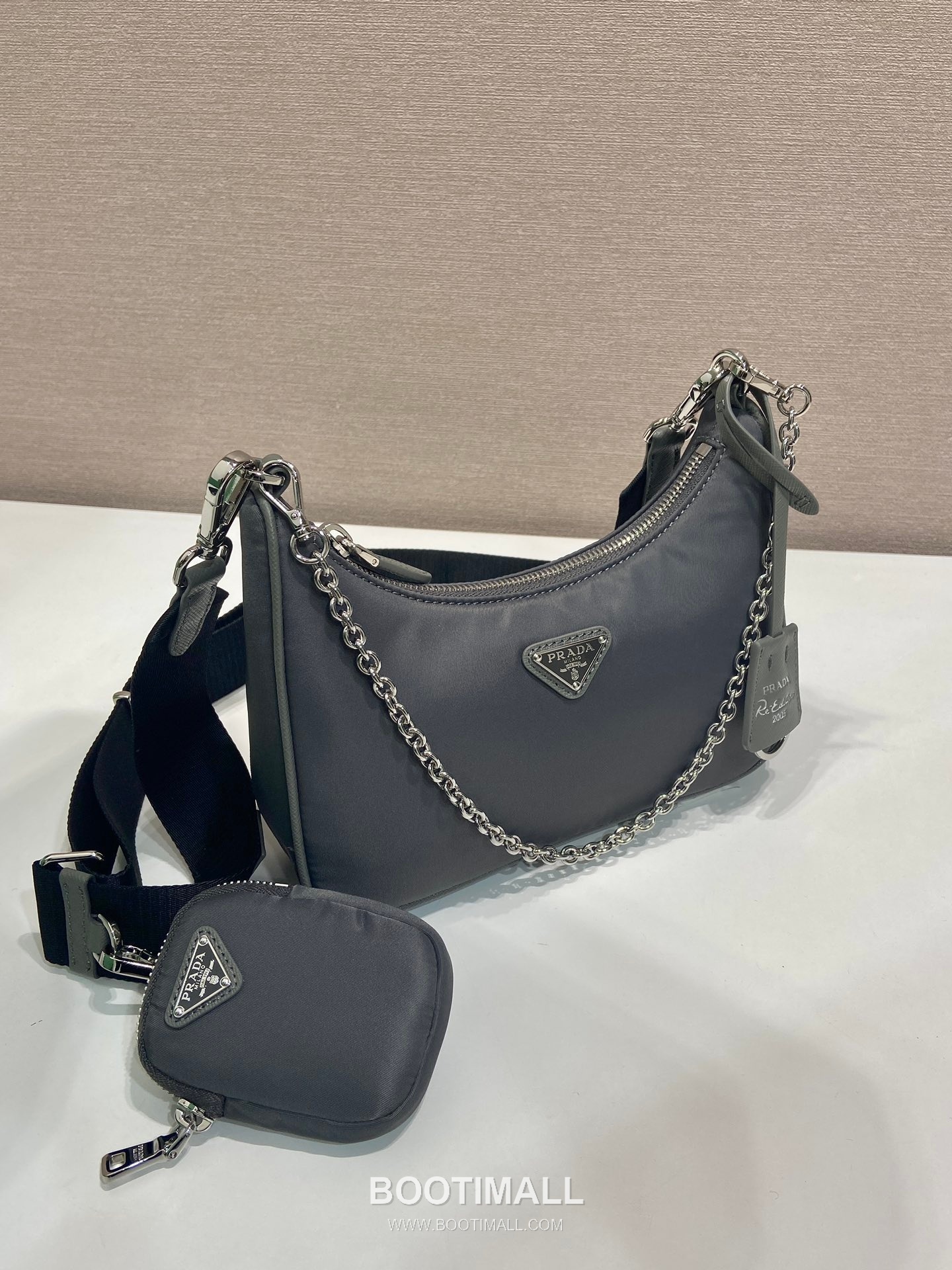 Prada Nylon Hobo Bag with Chain Handle and Detachable Strap Detail 프라다 나일론 체인핸들 탈부착스트랩 호보백 1BH204 22cm 2