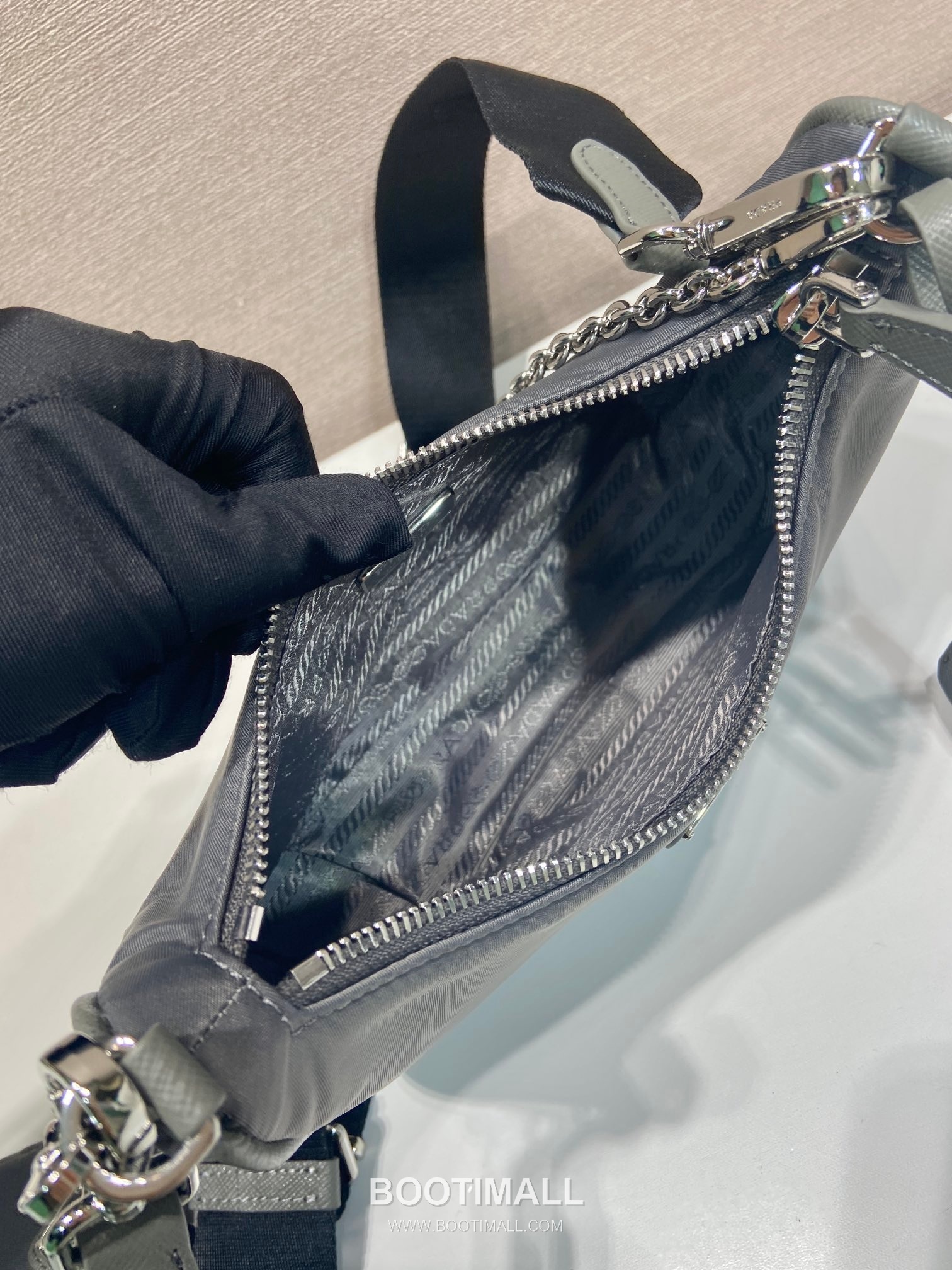 Prada Nylon Hobo Bag with Chain Handle and Detachable Strap Detail 프라다 나일론 체인핸들 탈부착스트랩 호보백 1BH204 22cm 8
