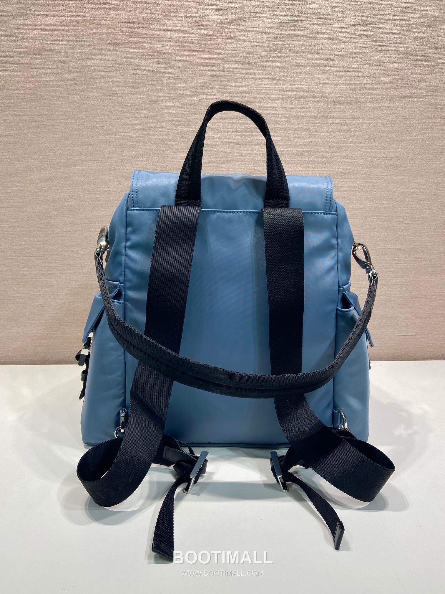 Prada Re-Nylon Explore Backpack with Flap Buckle and Multi Pocket Detail 프라다 리나일론 플랩버클 멀티포켓 백팩 2VZ118 39cm 3
