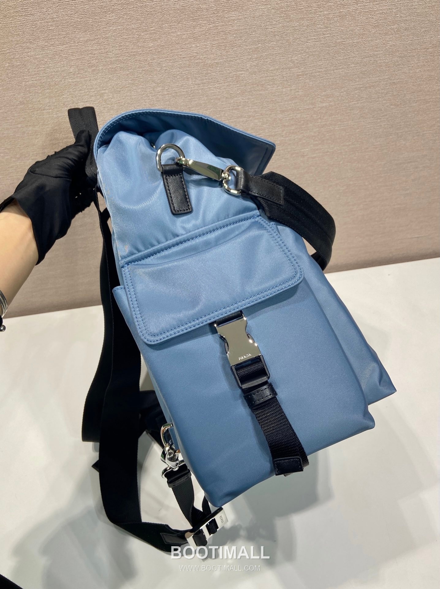 Prada Re-Nylon Explore Backpack with Flap Buckle and Multi Pocket Detail 프라다 리나일론 플랩버클 멀티포켓 백팩 2VZ118 39cm 4