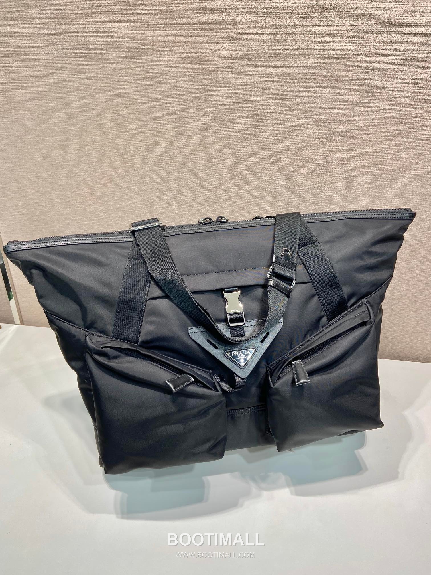 Prada Nylon Travel Bag with Cargo Side Pocket and Triangle Logo Detail 프라다 나일론 카고포켓 삼각로고 트래블백 2VC040 45cm 2