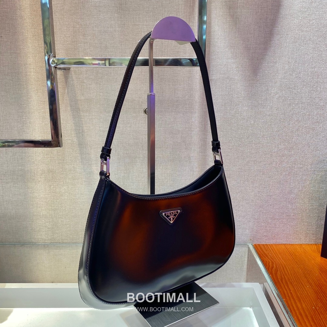 Prada Smooth Calfskin Shoulder Bag with Vintage Curved Shape and Zip Detail 프라다 스무스 카프스킨 빈티지커브 지퍼 숄더백 1BC499 26.5cm 3