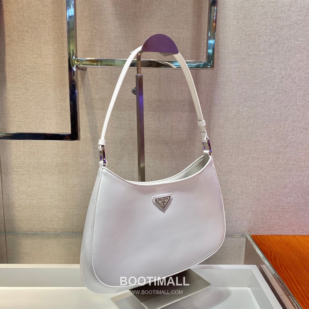 Prada Smooth Calfskin Shoulder Bag with Vintage Curved Shape and Zip Detail 프라다 스무스 카프스킨 빈티지커브 지퍼 숄더백 1BC499 26.5cm 3