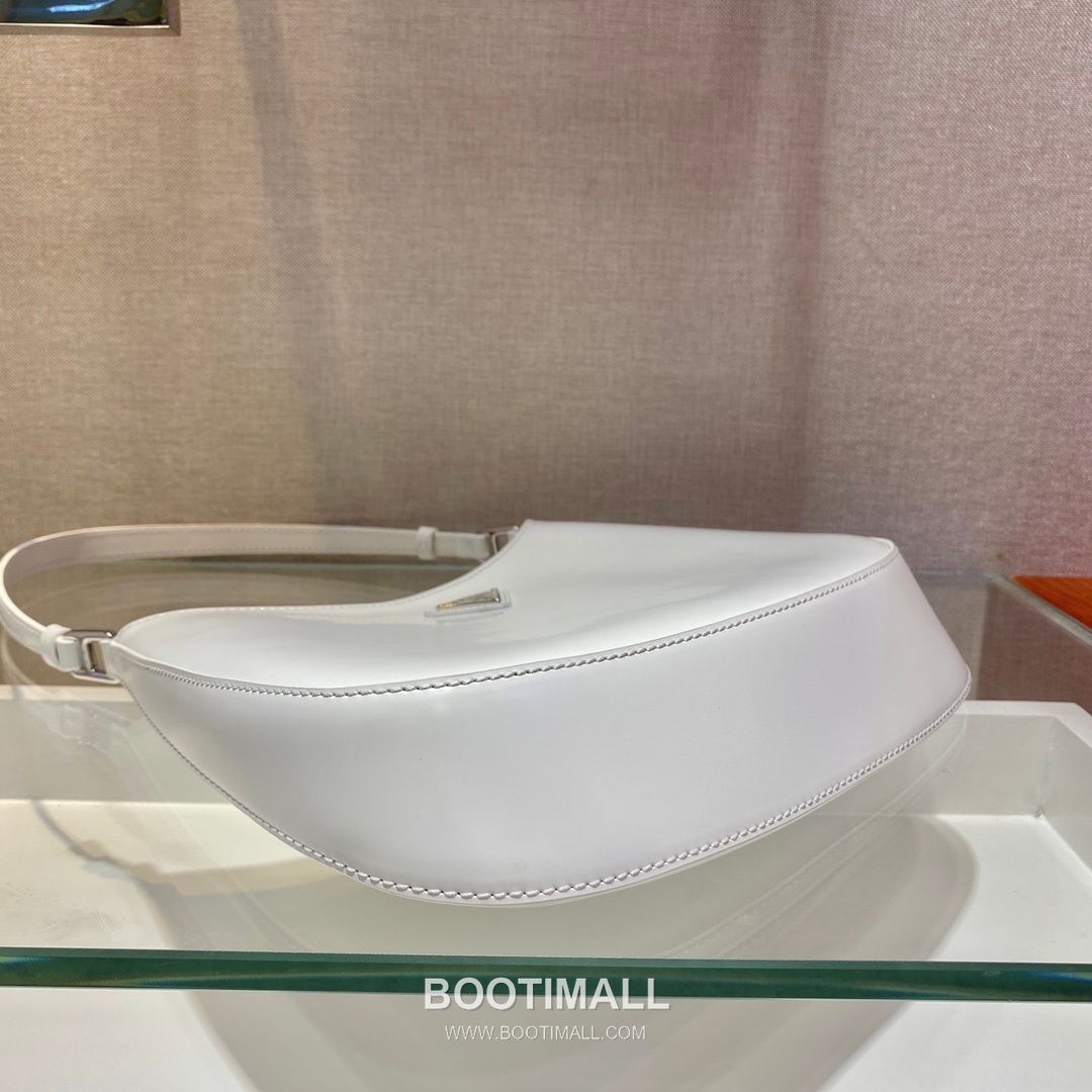 Prada Smooth Calfskin Shoulder Bag with Vintage Curved Shape and Zip Detail 프라다 스무스 카프스킨 빈티지커브 지퍼 숄더백 1BC499 26.5cm 5