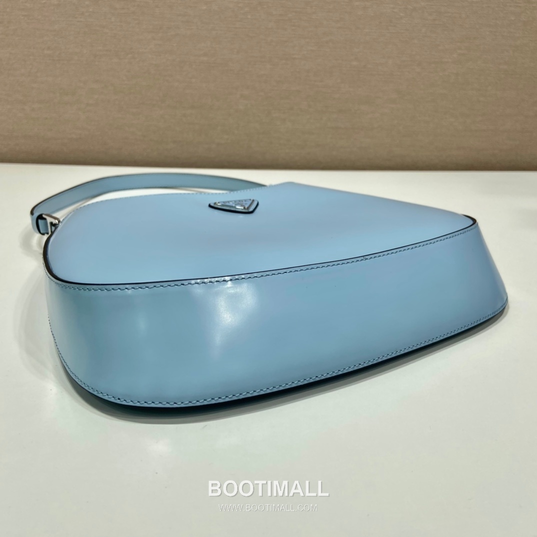 Prada Smooth Calfskin Shoulder Bag with Vintage Curved Shape and Zip Detail 프라다 스무스 카프스킨 빈티지커브 지퍼 숄더백 1BC499 26.5cm 5