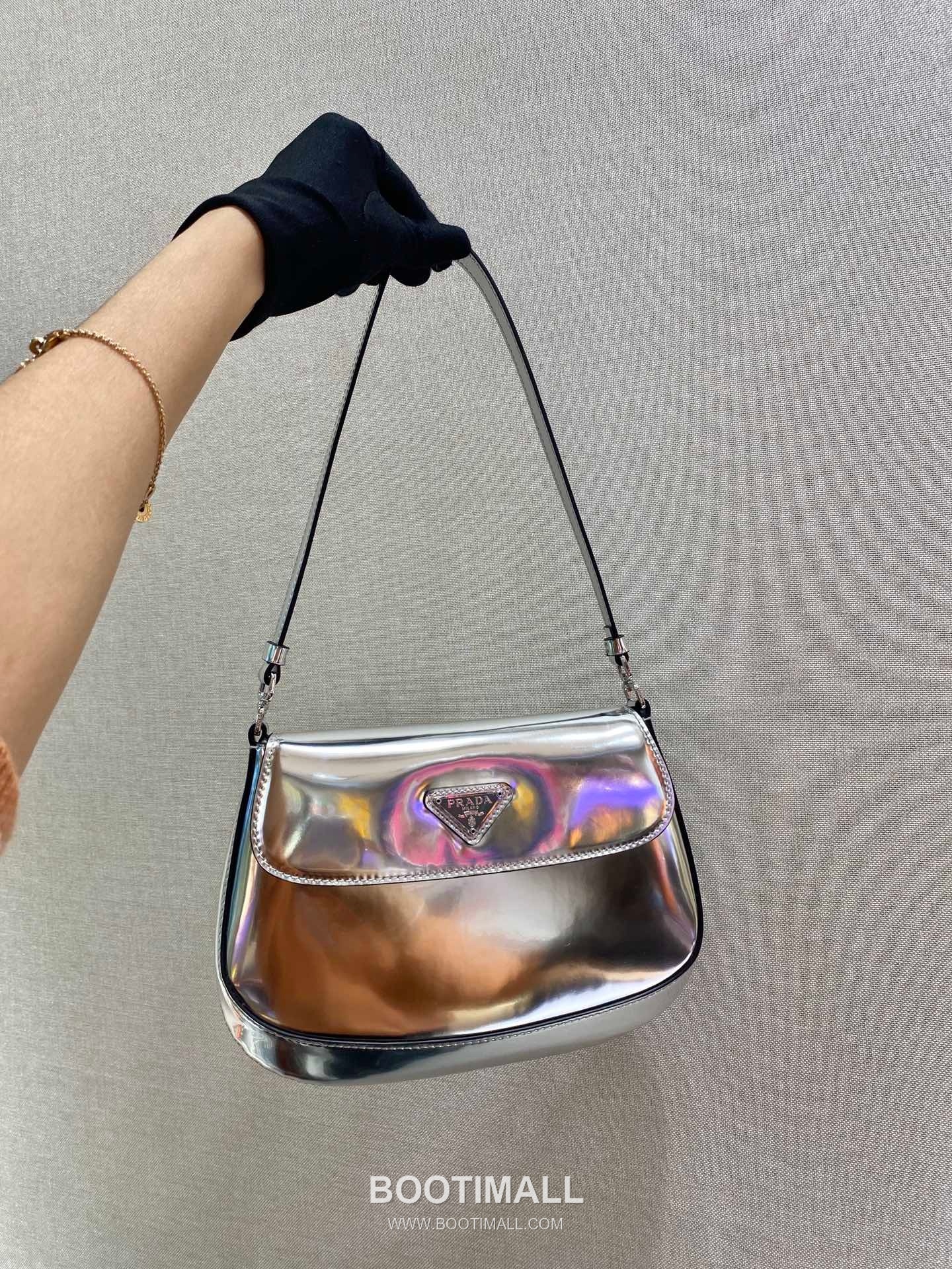 Prada Smooth Calfskin Flap Shoulder Bag with Vintage Curved Shape Detail 프라다 스무스 카프스킨 플랩 빈티지커브 숄더백 1BD311 23cm 1