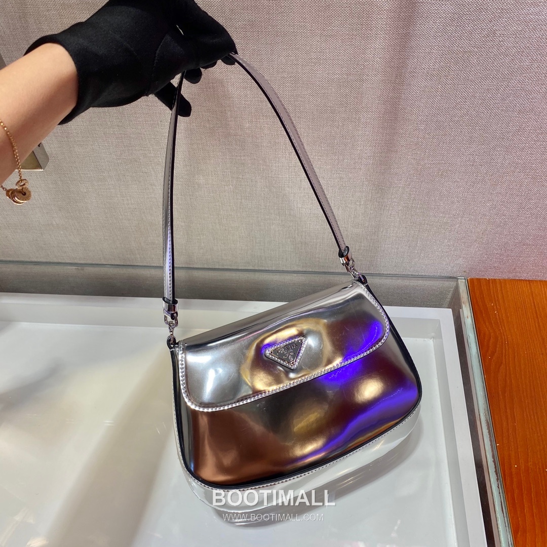 Prada Smooth Calfskin Flap Shoulder Bag with Vintage Curved Shape Detail 프라다 스무스 카프스킨 플랩 빈티지커브 숄더백 1BD311 23cm 3