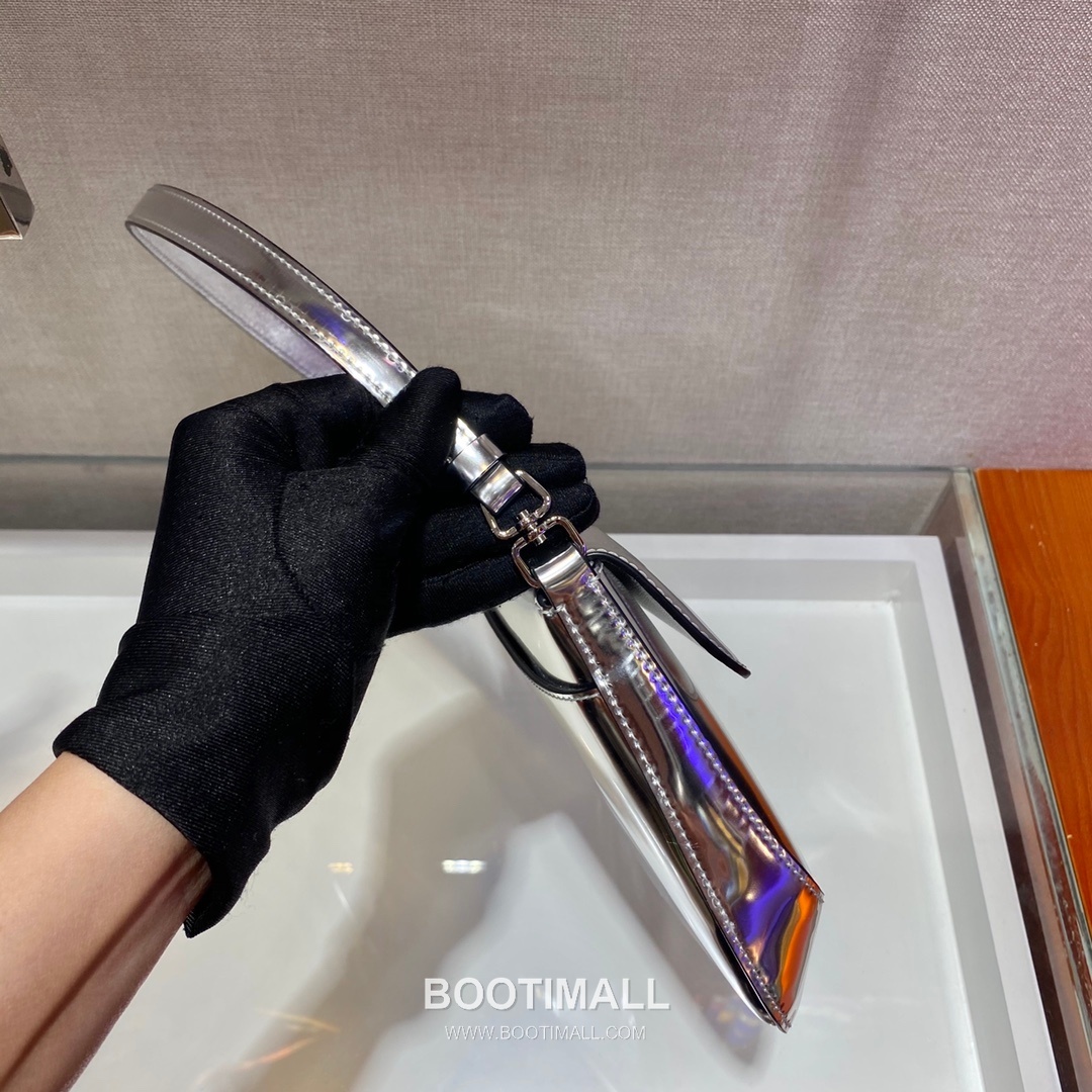 Prada Smooth Calfskin Flap Shoulder Bag with Vintage Curved Shape Detail 프라다 스무스 카프스킨 플랩 빈티지커브 숄더백 1BD311 23cm 5