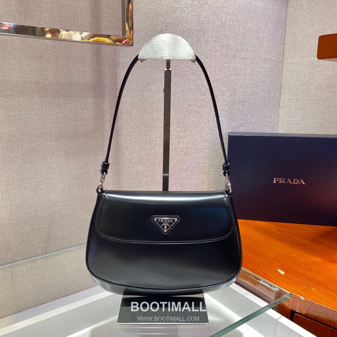 Prada Smooth Calfskin Flap Shoulder Bag with Vintage Curved Shape Detail 프라다 스무스 카프스킨 플랩 빈티지커브 숄더백 1BD311 23cm 2