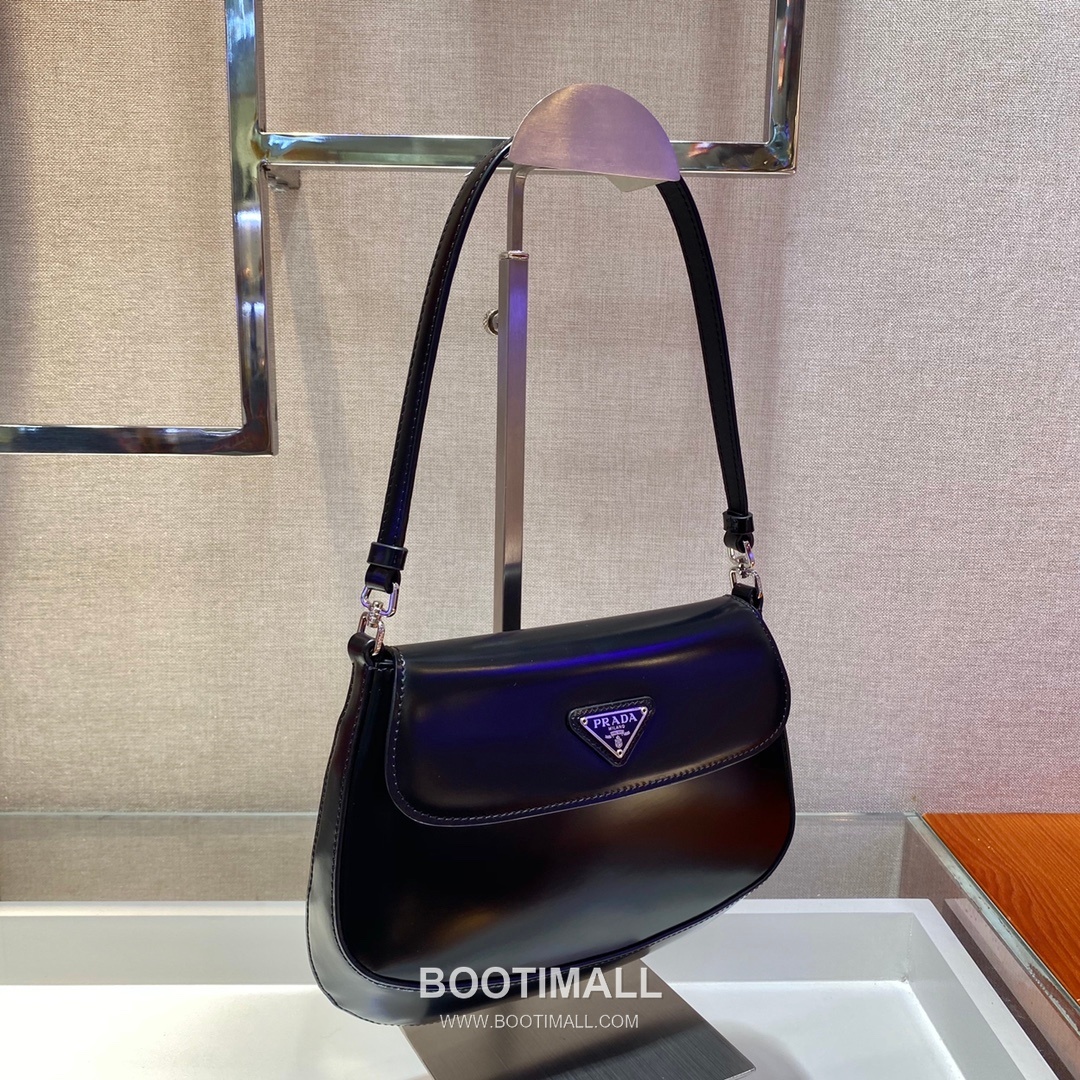 Prada Smooth Calfskin Flap Shoulder Bag with Vintage Curved Shape Detail 프라다 스무스 카프스킨 플랩 빈티지커브 숄더백 1BD311 23cm 4