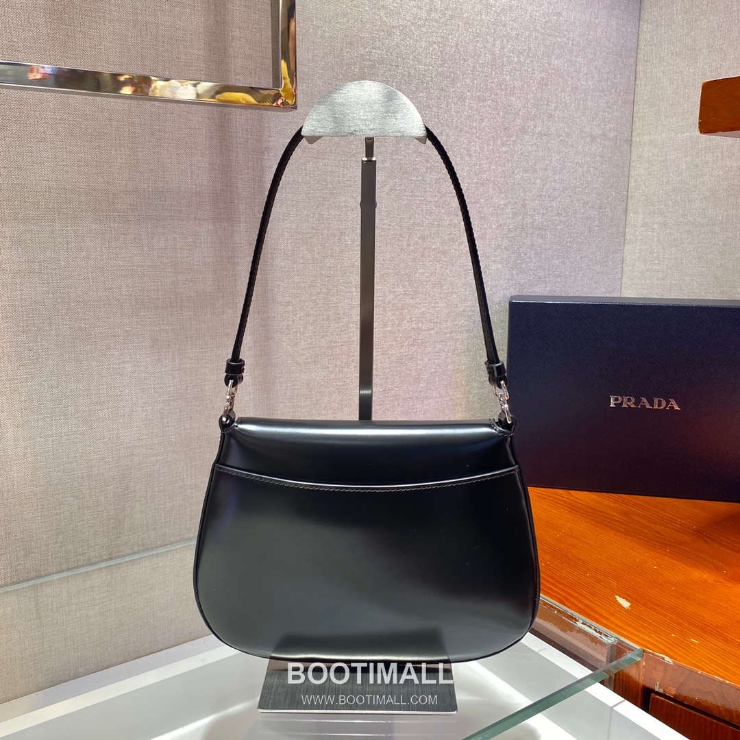 Prada Smooth Calfskin Flap Shoulder Bag with Vintage Curved Shape Detail 프라다 스무스 카프스킨 플랩 빈티지커브 숄더백 1BD311 23cm 5