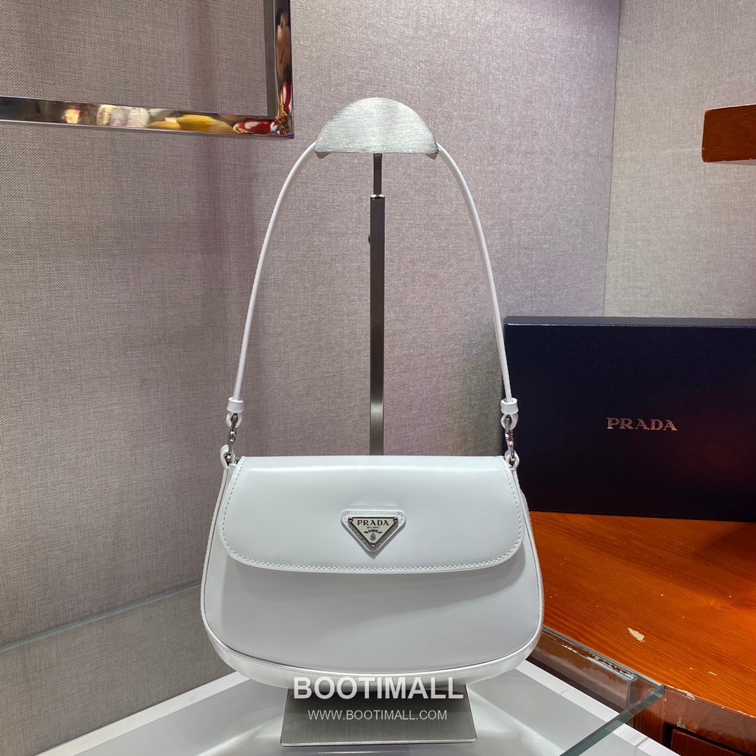 Prada Smooth Calfskin Flap Shoulder Bag with Vintage Curved Shape Detail 프라다 스무스 카프스킨 플랩 빈티지커브 숄더백 1BD311 23cm 2