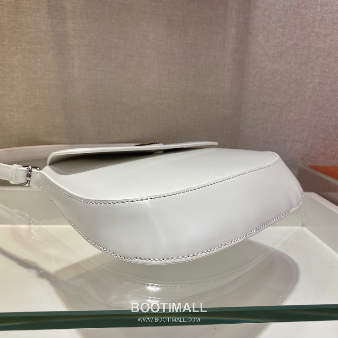 Prada Smooth Calfskin Flap Shoulder Bag with Vintage Curved Shape Detail 프라다 스무스 카프스킨 플랩 빈티지커브 숄더백 1BD311 23cm 7