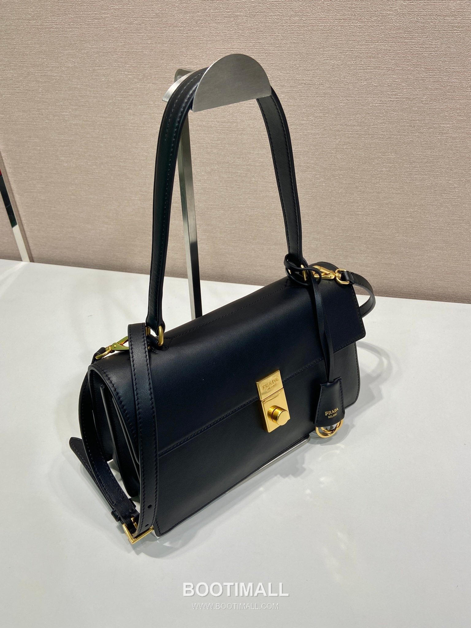 Prada Soft Sound Calfskin Tote Bag with Dual Compartment and Detachable Strap Detail 프라다 소프트사운드 카프스킨 더블컴파트먼트 탈부착스트랩 토트백 1BN023 28cm 3