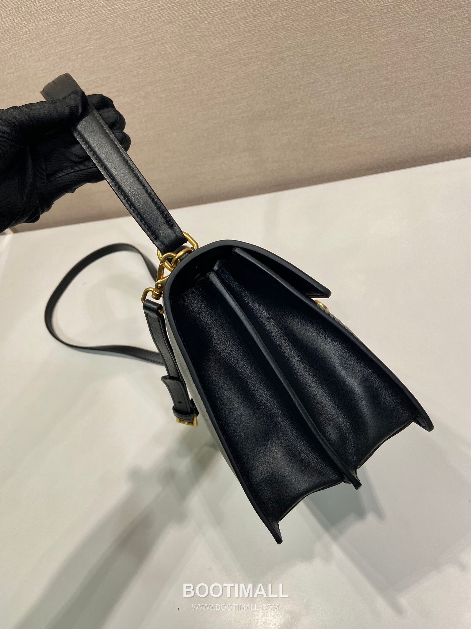 Prada Soft Sound Calfskin Tote Bag with Dual Compartment and Detachable Strap Detail 프라다 소프트사운드 카프스킨 더블컴파트먼트 탈부착스트랩 토트백 1BN023 28cm 5