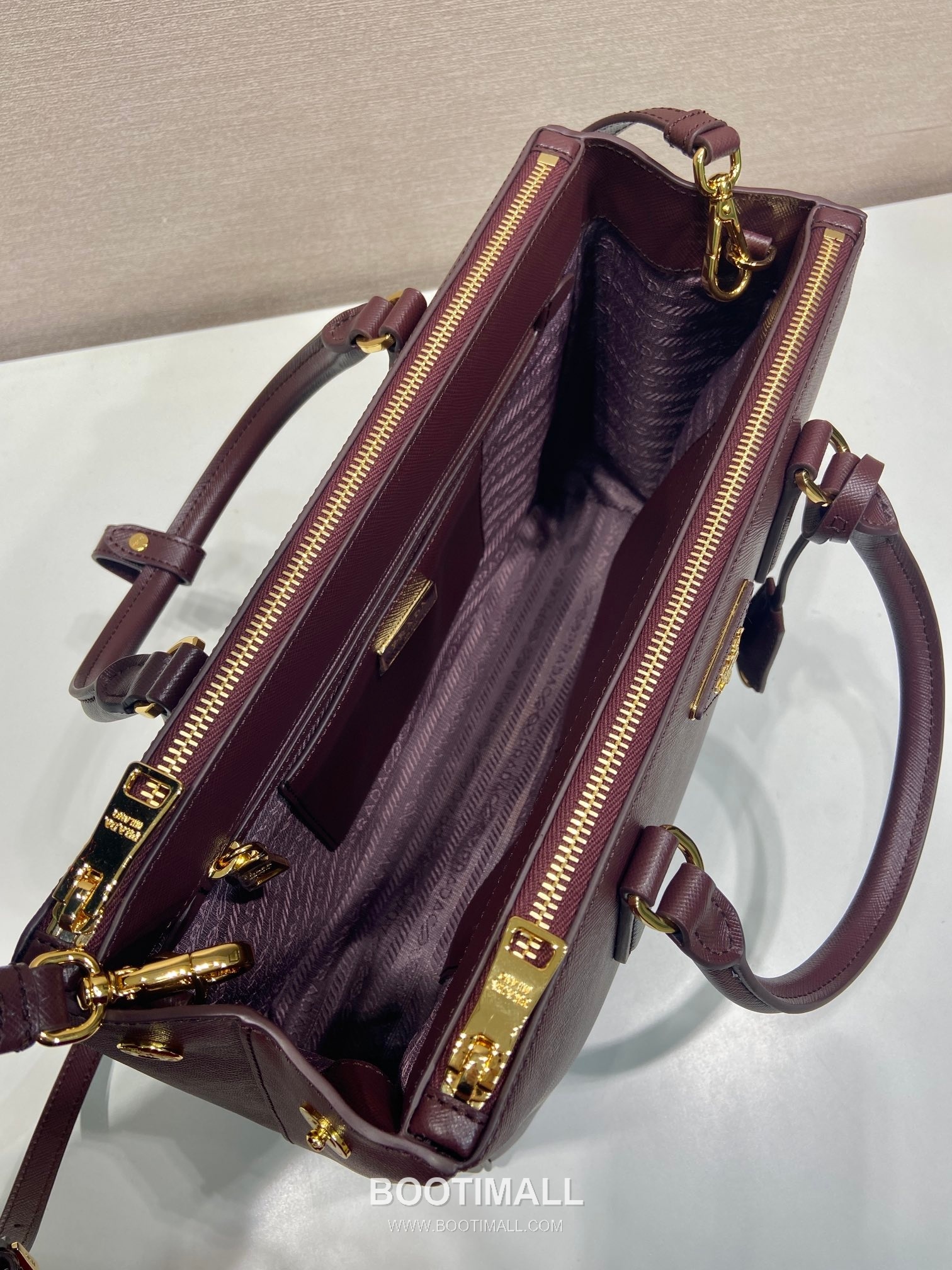 Prada Galleria Crossgrain Calfskin Tote Bag with Multi Pocket and Detachable Strap Detail 프라다 갤러리아 크로스그레인 카프스킨 멀티포켓 탈부착스트랩 토트백 1BA274 33cm 8