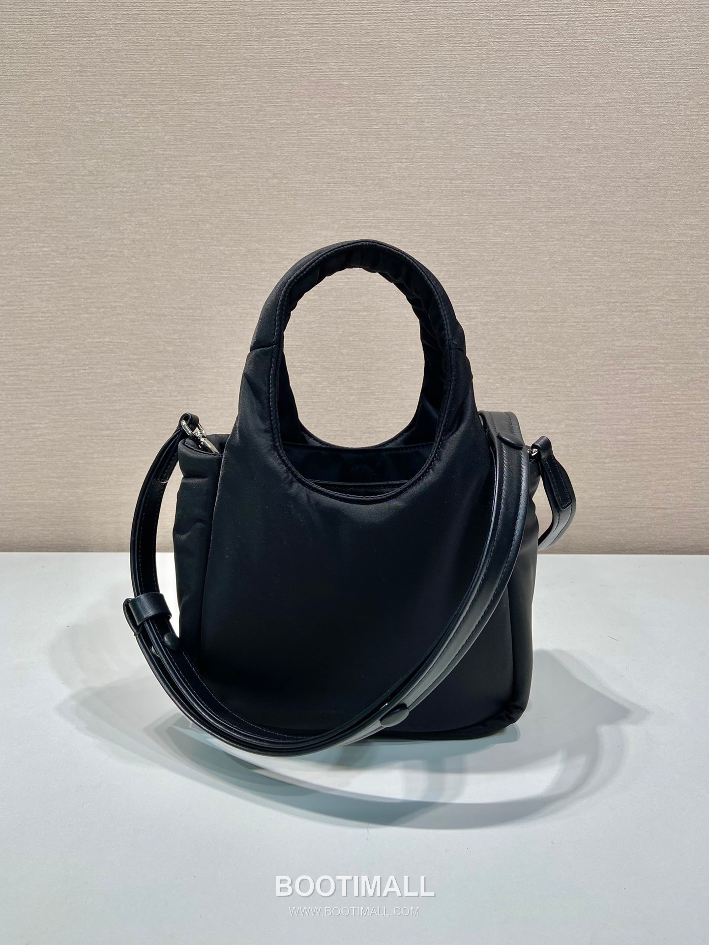 Prada Nylon Mini Tote Bag with Dual Handle and Magnetic Closure Detail 프라다 나일론 더블핸들 마그네틱 미니 토트백 1BA359 19cm 4