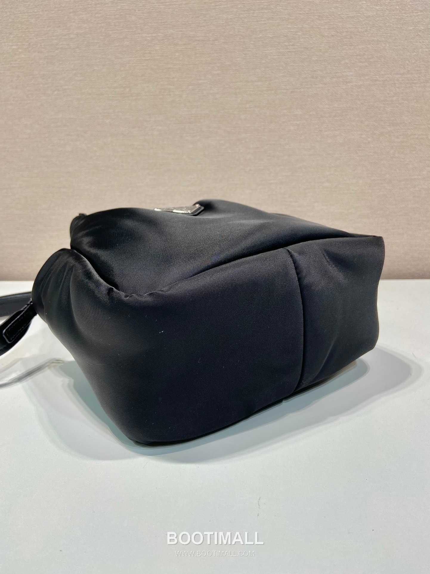 Prada Nylon Mini Tote Bag with Dual Handle and Magnetic Closure Detail 프라다 나일론 더블핸들 마그네틱 미니 토트백 1BA359 19cm 6