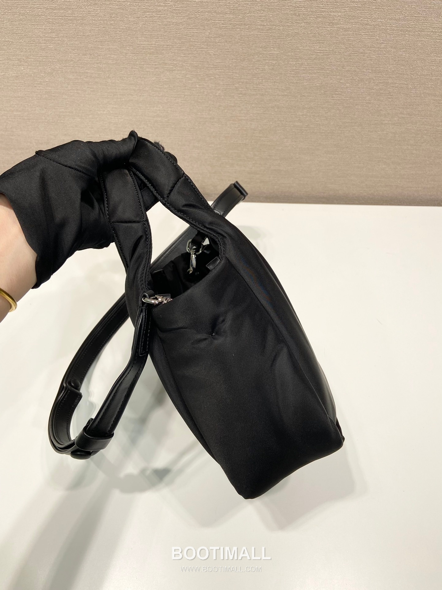 Prada Nylon Mini Tote Bag with Dual Handle and Magnetic Closure Detail 프라다 나일론 더블핸들 마그네틱 미니 토트백 1BA359 19cm 7