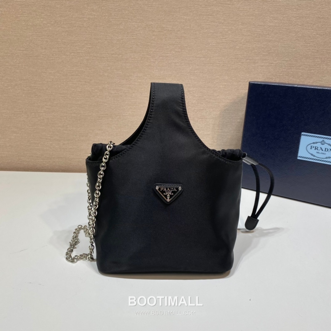 Prada Nylon Bucket Bag with Drawstring Closure and Chain Strap Detail 프라다 나일론 드로스트링 체인스트랩 버킷백 1BG036 18cm 1