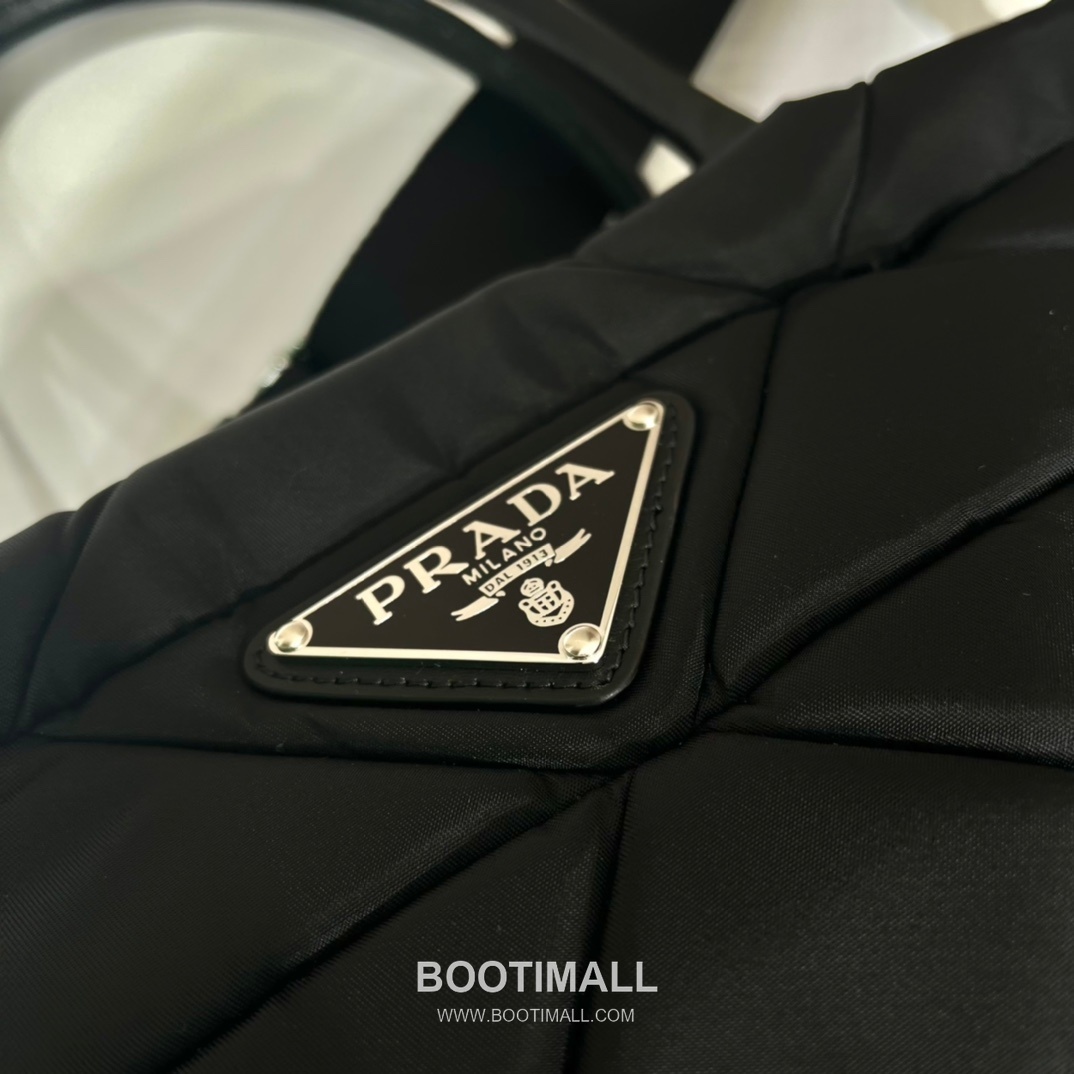 Prada System Calfskin Tote Bag with Triangle Stitching and Detachable Strap Detail 프라다 시스템 카프스킨 삼각스티치 탈부착스트랩 토트백 1BG435 33cm 5