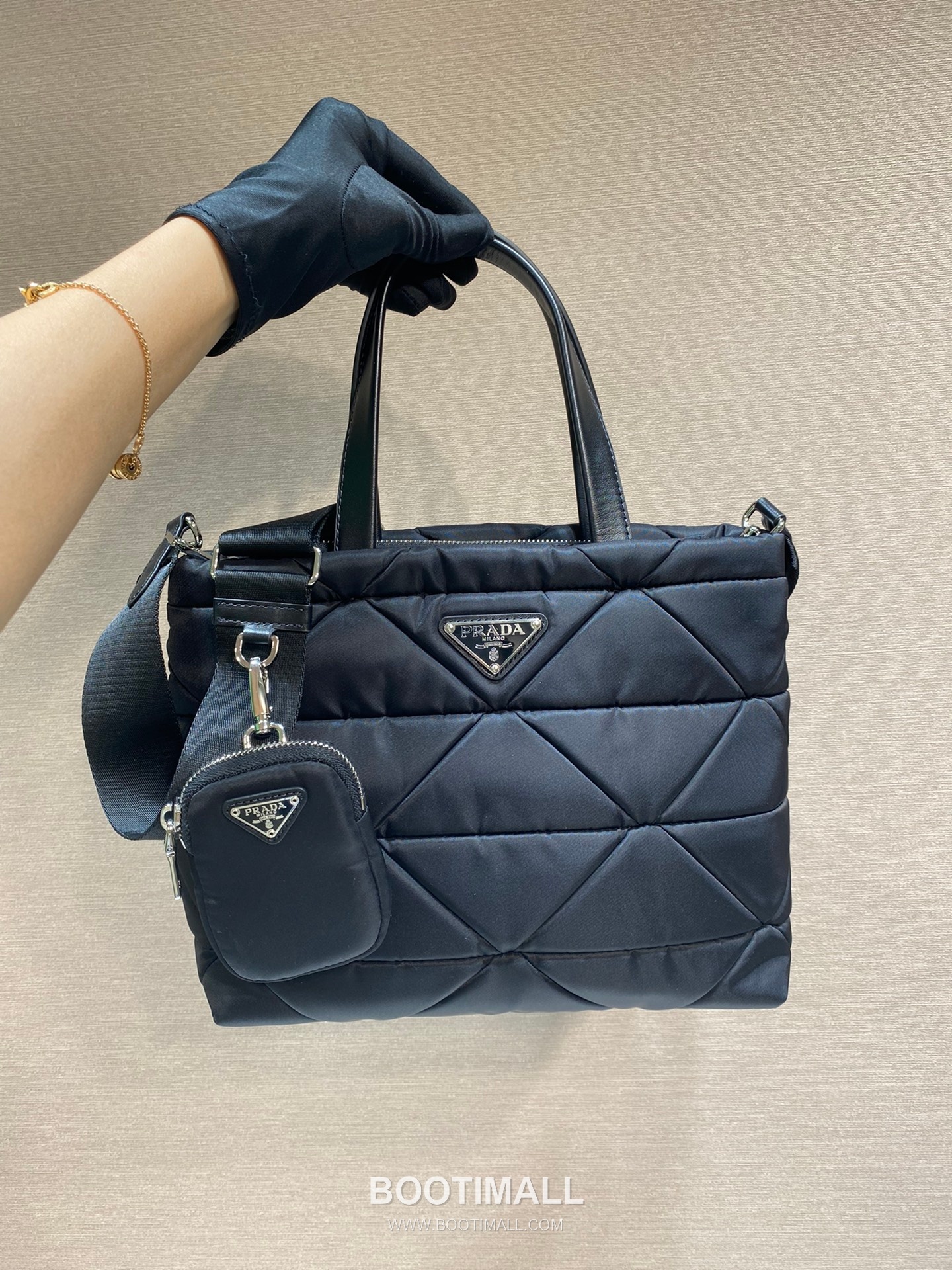 Prada System Calfskin Tote Bag with Triangle Stitching and Detachable Pouch Strap Detail 프라다 시스템 카프스킨 삼각스티치 파우치스트랩 토트백 1BG380 25cm 1