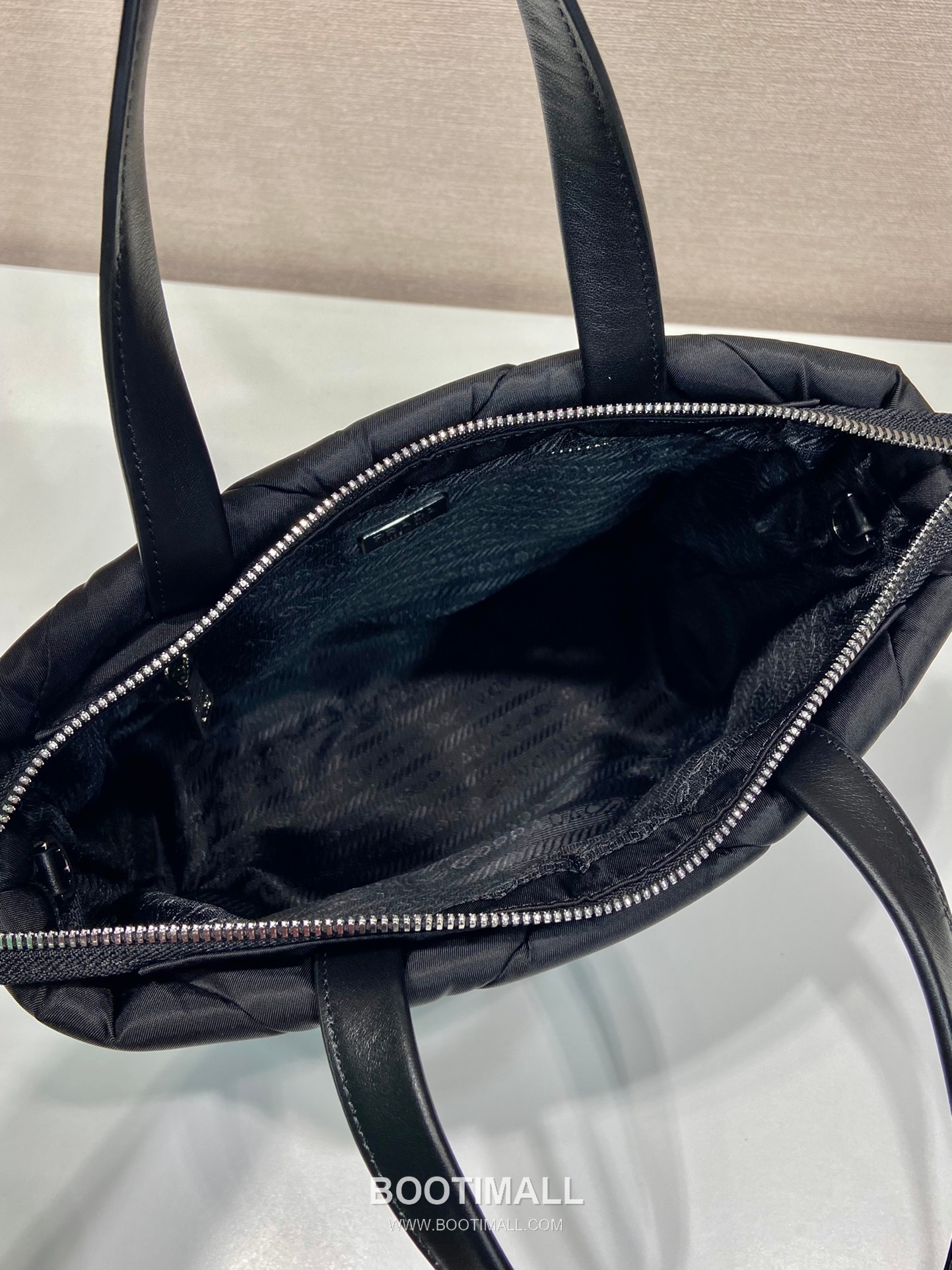 Prada System Calfskin Tote Bag with Triangle Stitching and Detachable Pouch Strap Detail 프라다 시스템 카프스킨 삼각스티치 파우치스트랩 토트백 1BG380 25cm 8