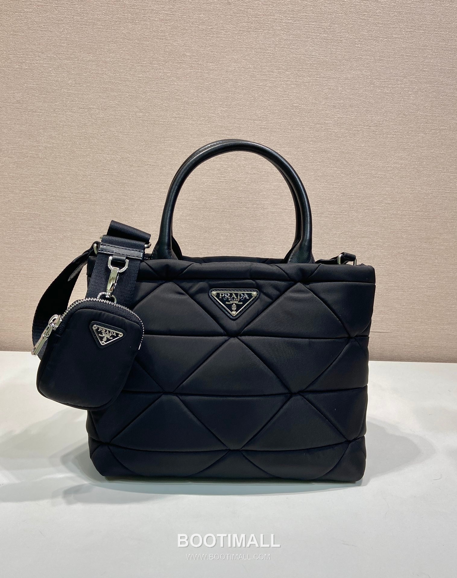 Prada System Calfskin Tote Bag with Triangle Stitching and Detachable Pouch Strap Detail 프라다 시스템 카프스킨 삼각스티치 파우치스트랩 토트백 1BG380A 25cm 1