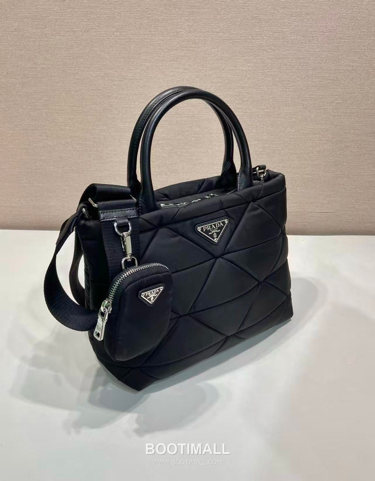 Prada System Calfskin Tote Bag with Triangle Stitching and Detachable Pouch Strap Detail 프라다 시스템 카프스킨 삼각스티치 파우치스트랩 토트백 1BG380A 25cm 2
