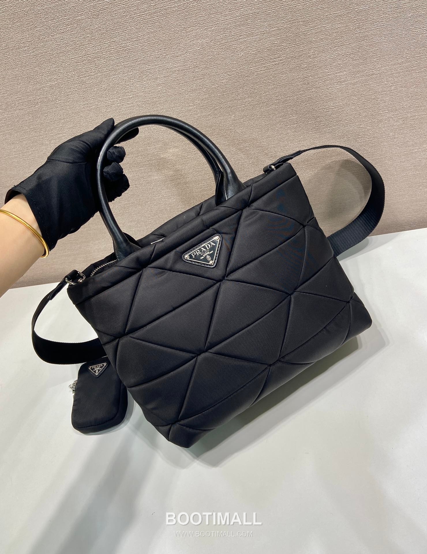 Prada System Calfskin Tote Bag with Triangle Stitching and Detachable Pouch Strap Detail 프라다 시스템 카프스킨 삼각스티치 파우치스트랩 토트백 1BG380A 25cm 3