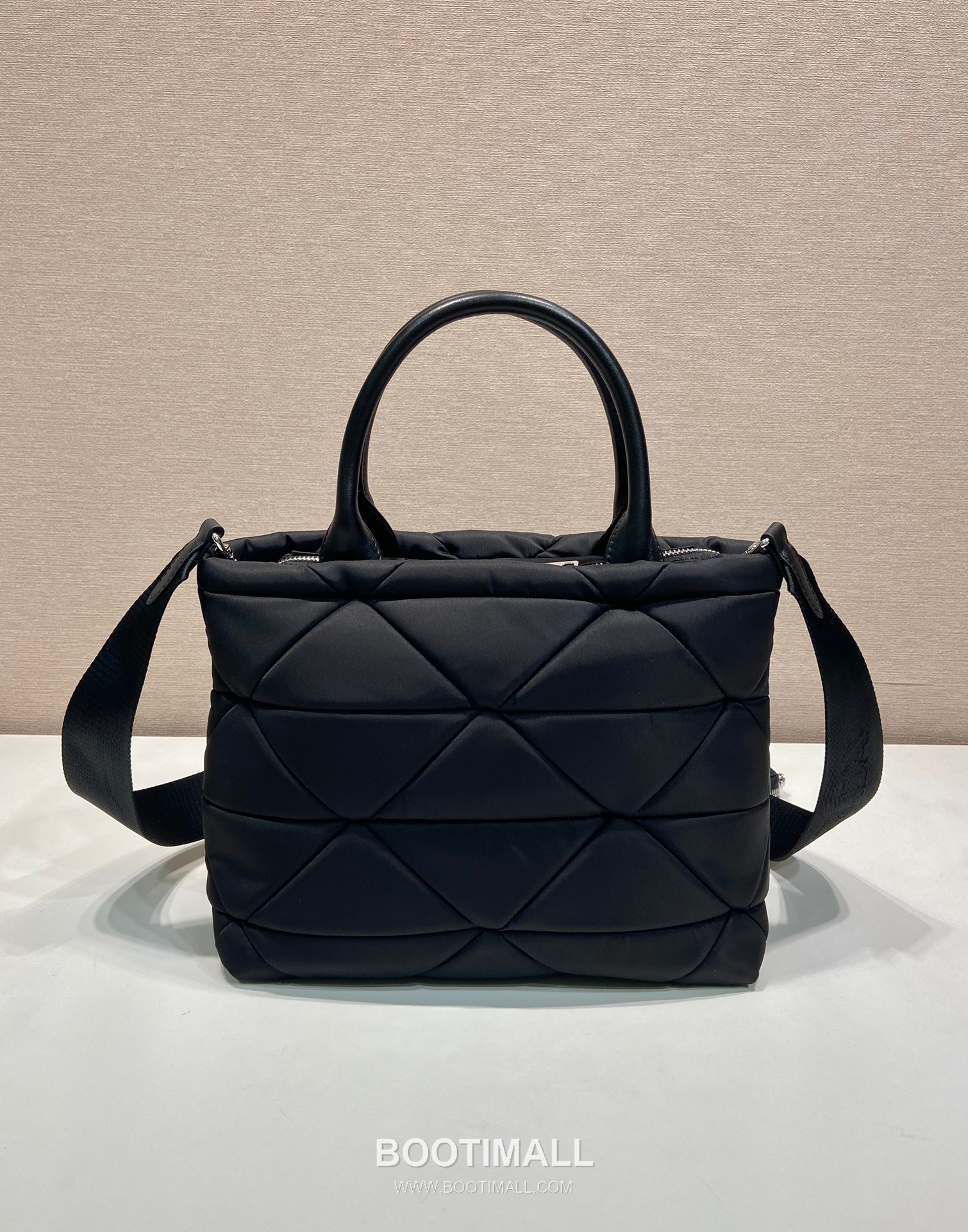 Prada System Calfskin Tote Bag with Triangle Stitching and Detachable Pouch Strap Detail 프라다 시스템 카프스킨 삼각스티치 파우치스트랩 토트백 1BG380A 25cm 4