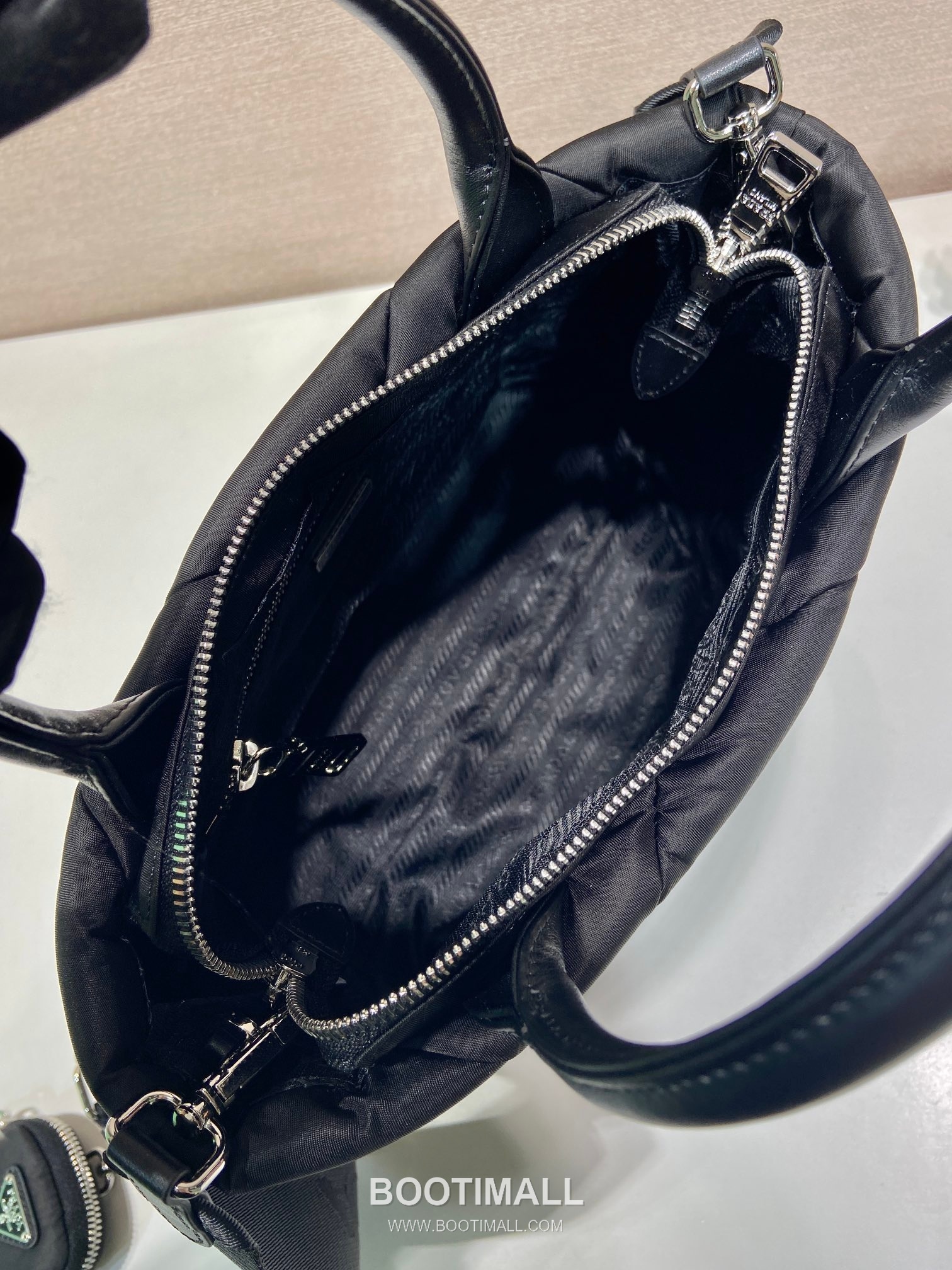 Prada System Calfskin Tote Bag with Triangle Stitching and Detachable Pouch Strap Detail 프라다 시스템 카프스킨 삼각스티치 파우치스트랩 토트백 1BG380A 25cm 8