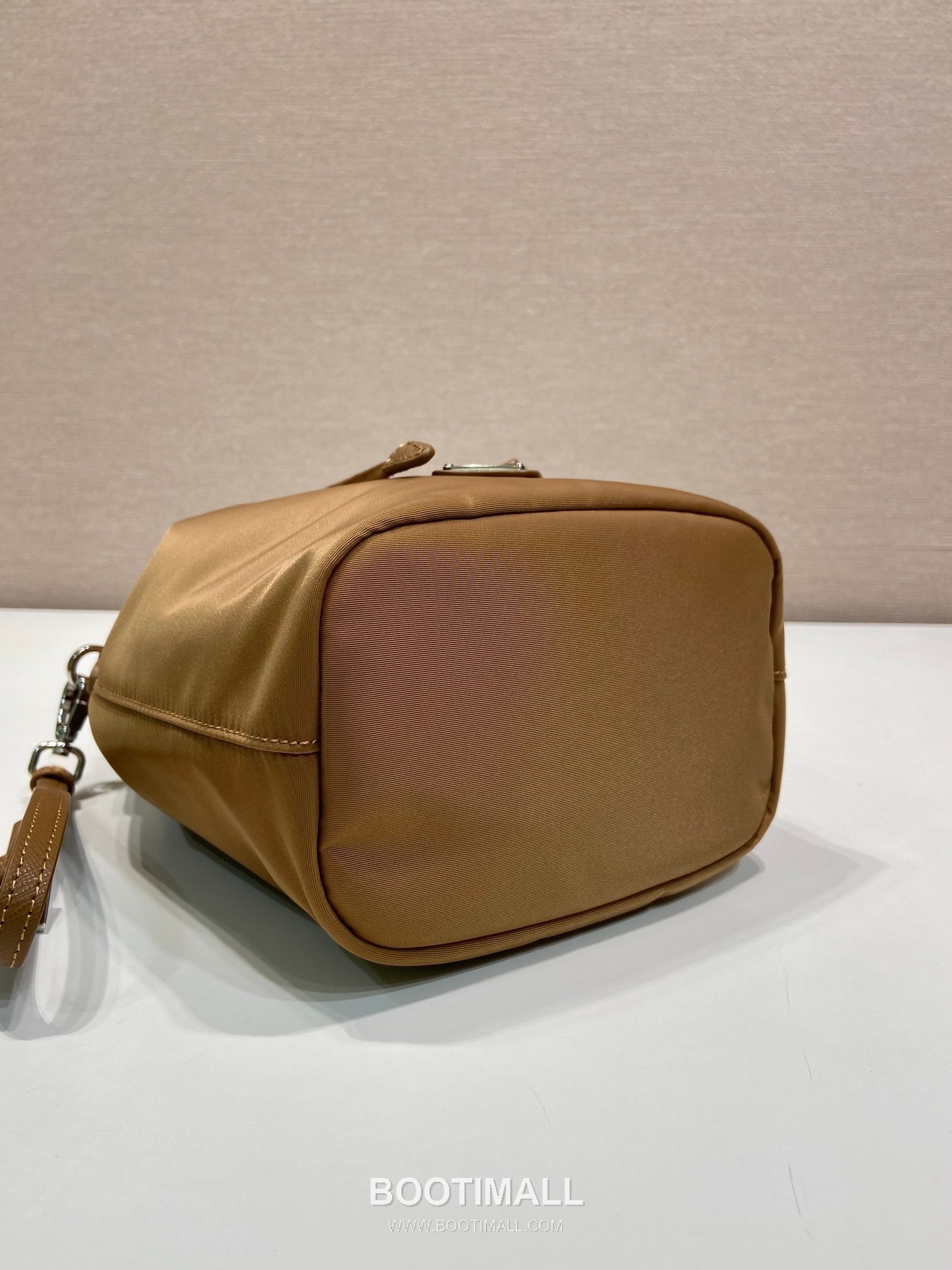 Prada Nylon Drawstring Clutch Bag with Detachable Wrist Strap and Triangle Logo Detail 프라다 나일론 드로스트링 손목스트랩 삼각로고 클러치 1N369 15.5cm 6