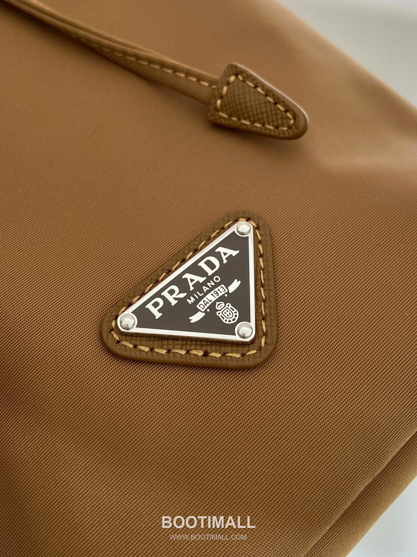 Prada Nylon Drawstring Clutch Bag with Detachable Wrist Strap and Triangle Logo Detail 프라다 나일론 드로스트링 손목스트랩 삼각로고 클러치 1N369 15.5cm 7