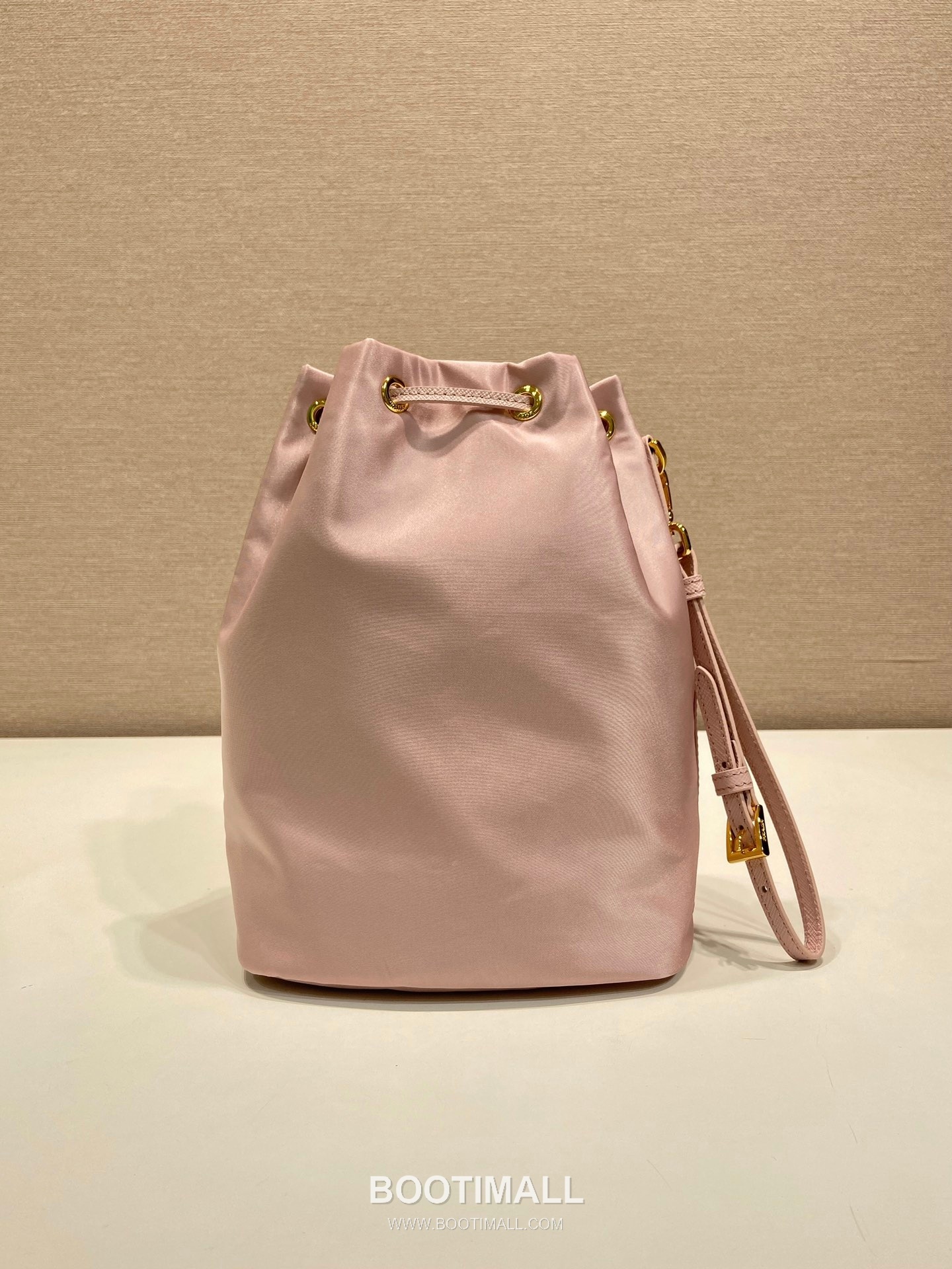 Prada Nylon Drawstring Clutch Bag with Detachable Wrist Strap and Triangle Logo Detail 프라다 나일론 드로스트링 손목스트랩 삼각로고 클러치 1N369 15.5cm 4