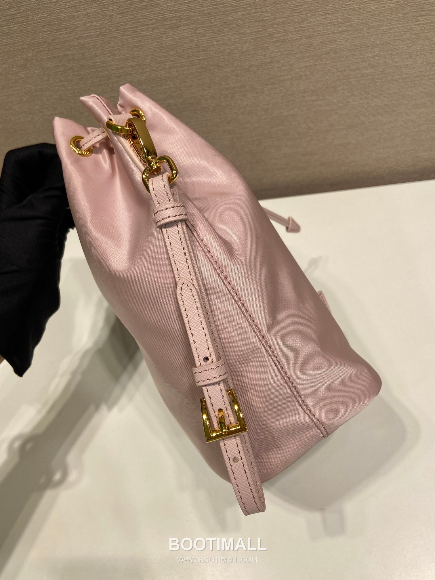Prada Nylon Drawstring Clutch Bag with Detachable Wrist Strap and Triangle Logo Detail 프라다 나일론 드로스트링 손목스트랩 삼각로고 클러치 1N369 15.5cm 5