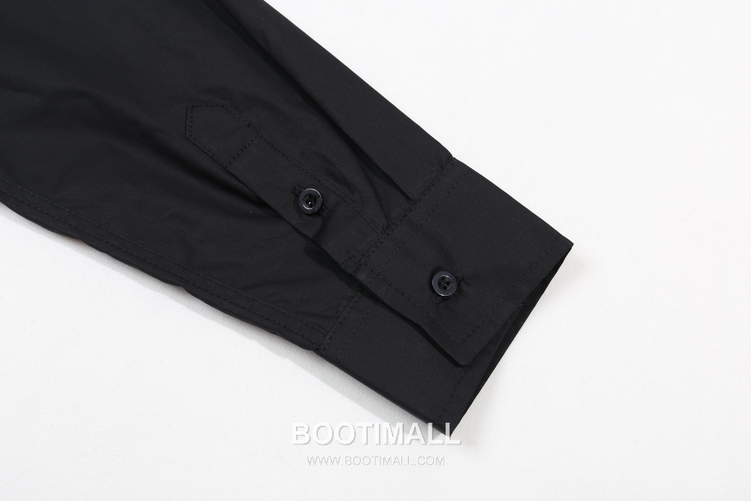 Balenciaga 2024 S/S Cotton Long Sleeve Shirt with Silicone Sleeve Logo 발렌시아가 2024SS 코튼 화이트 셔츠 실리콘 슬리브 로고 디테일 14