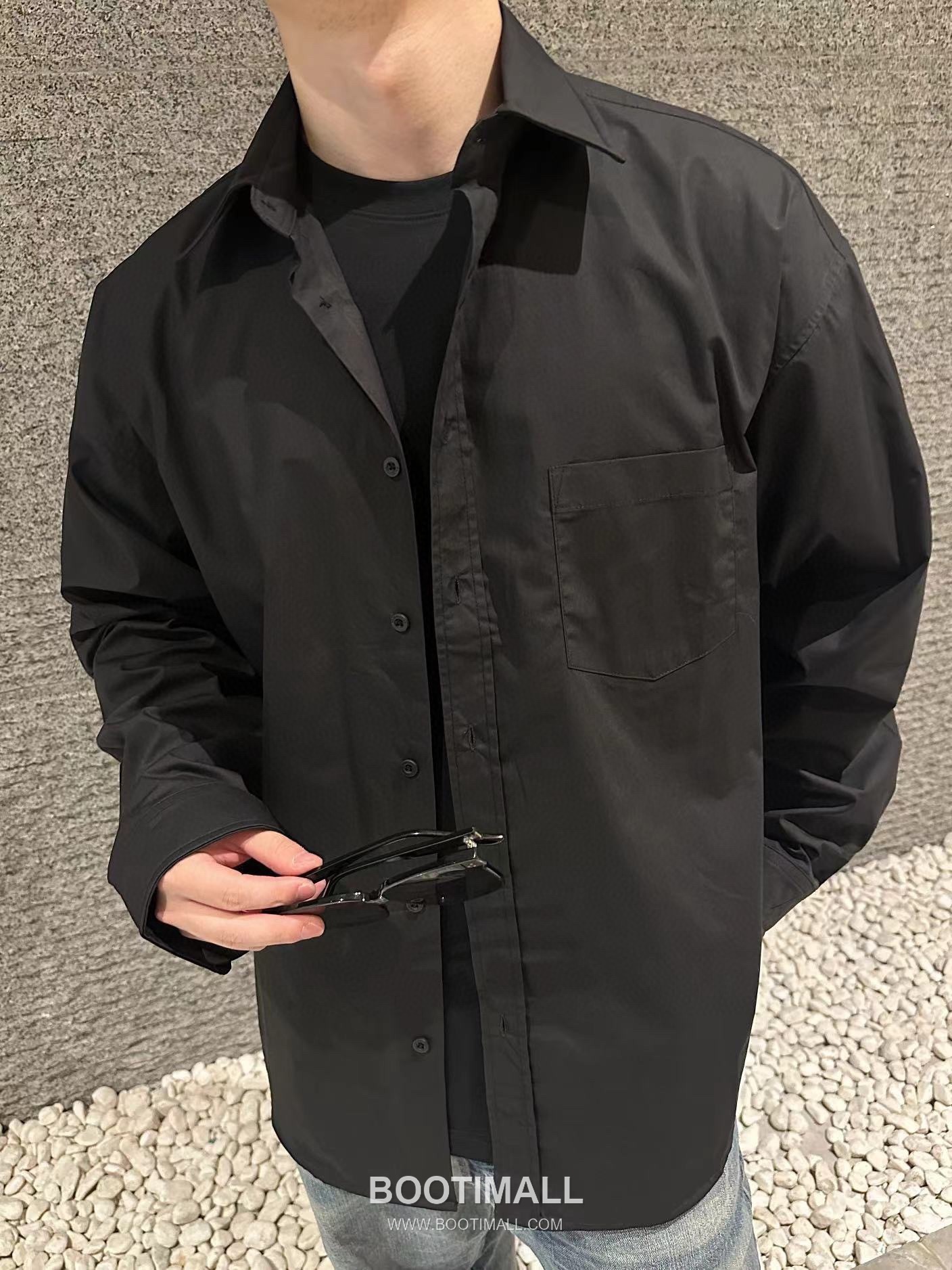 Balenciaga 2024 S/S Cotton Long Sleeve Shirt Jacket with Rhinestone Logo 발렌시아가 2024SS 코튼 블랙 셔츠 재킷 라인스톤 로고 3