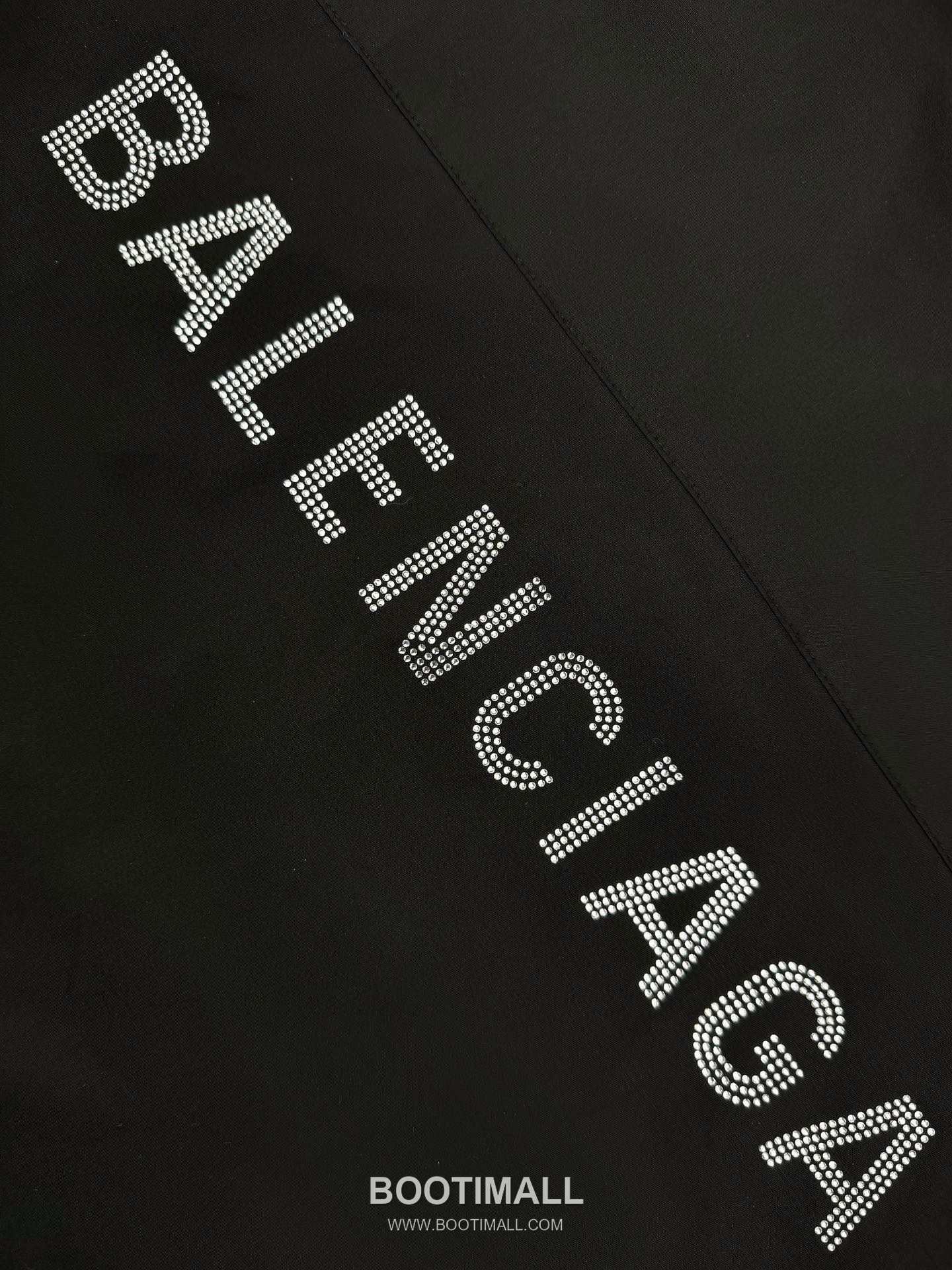 Balenciaga 2024 S/S Cotton Long Sleeve Shirt Jacket with Rhinestone Logo 발렌시아가 2024SS 코튼 블랙 셔츠 재킷 라인스톤 로고 9