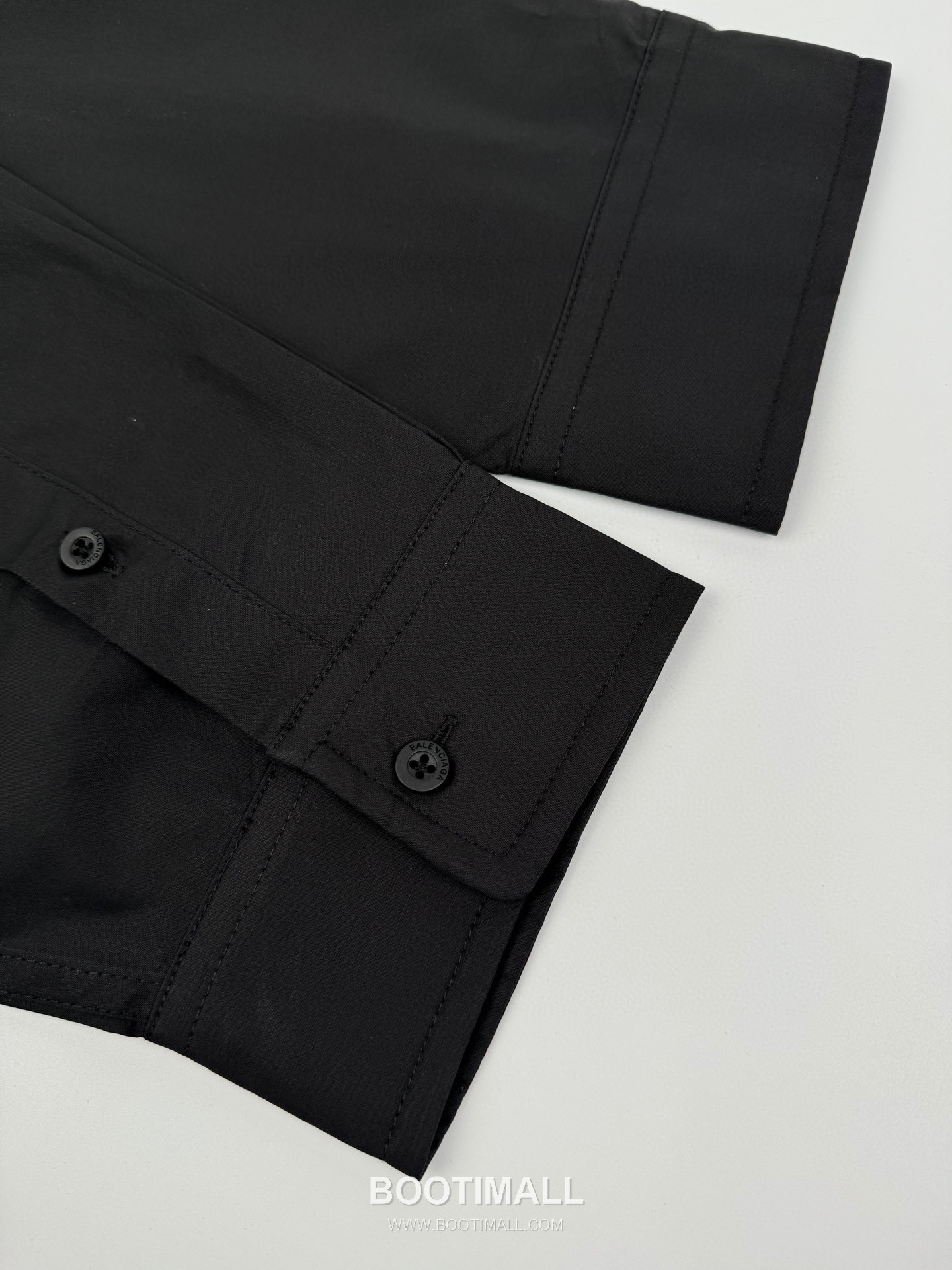 Balenciaga 2024 S/S Cotton Long Sleeve Shirt Jacket with Rhinestone Logo 발렌시아가 2024SS 코튼 블랙 셔츠 재킷 라인스톤 로고 11