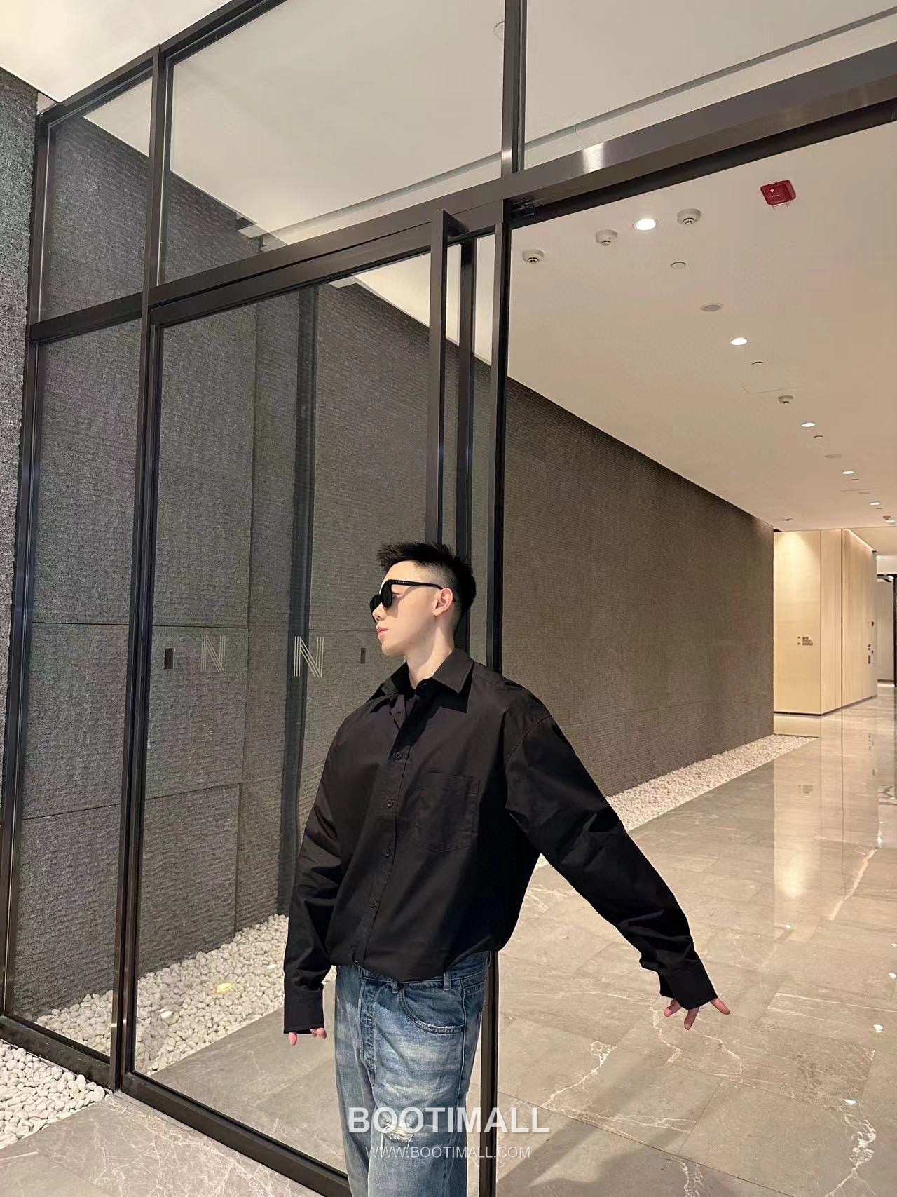 Balenciaga 2024 S/S Cotton Long Sleeve Shirt Jacket with Rhinestone Logo 발렌시아가 2024SS 코튼 블랙 셔츠 재킷 라인스톤 로고 15