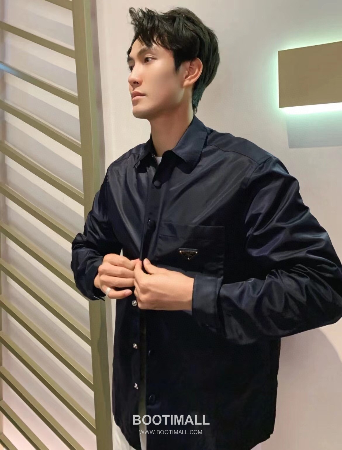 Prada 2024 S/S Nylon Long Sleeve Shirt Jacket with Triangle Logo 프라다 2024SS 나일론 블랙 셔츠 재킷 삼각 로고 2