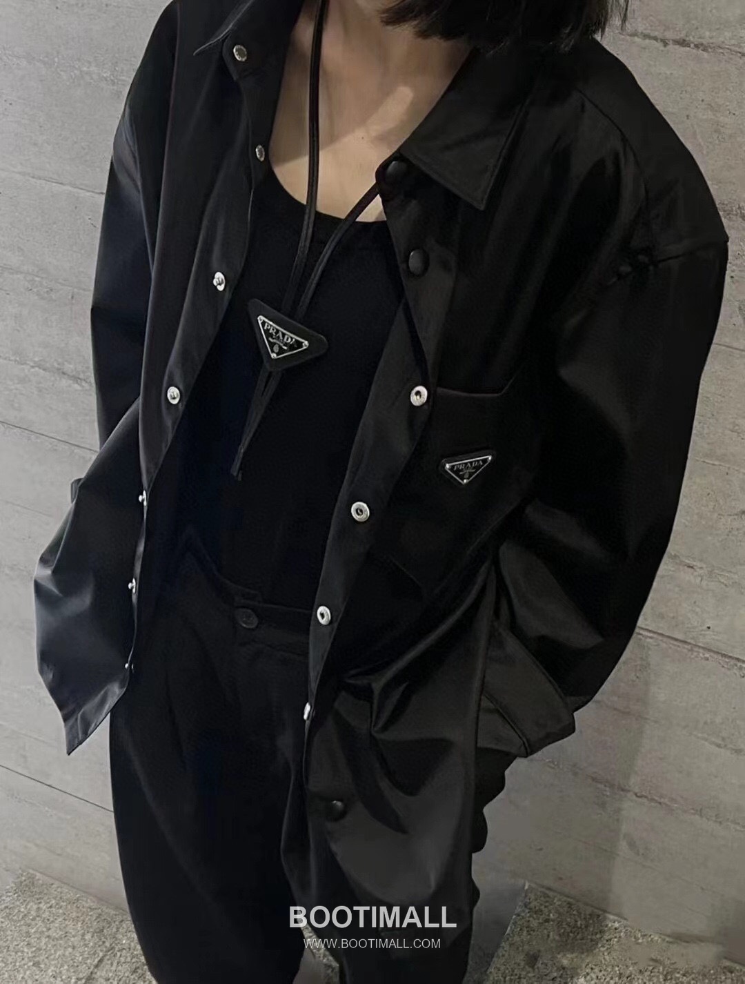 Prada 2024 S/S Nylon Long Sleeve Shirt Jacket with Triangle Logo 프라다 2024SS 나일론 블랙 셔츠 재킷 삼각 로고 5