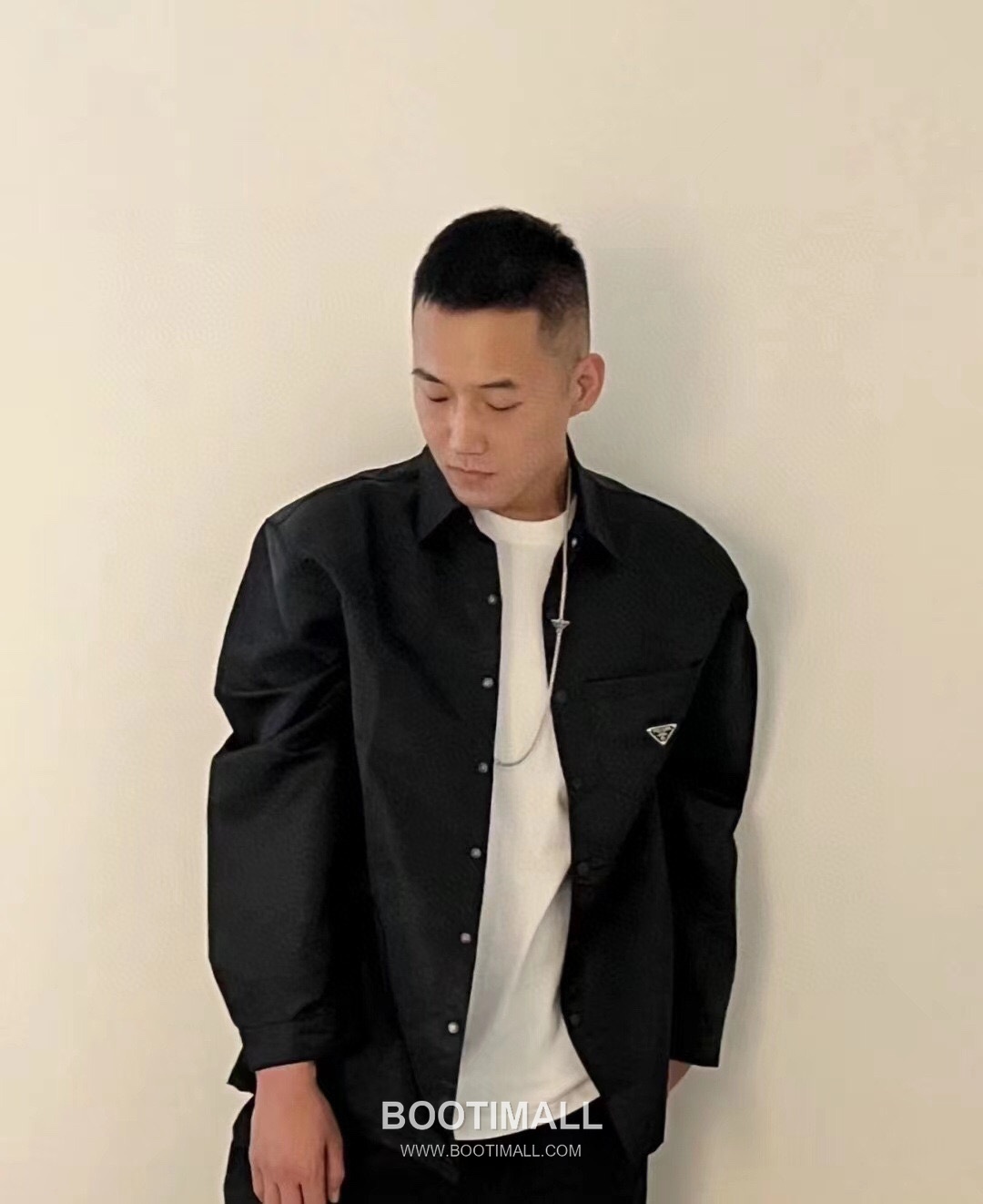 Prada 2024 S/S Nylon Long Sleeve Shirt Jacket with Triangle Logo 프라다 2024SS 나일론 블랙 셔츠 재킷 삼각 로고 8