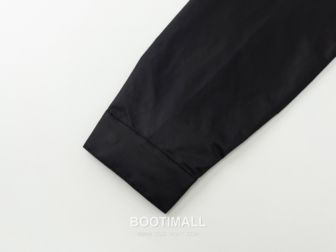 Prada 2024 S/S Nylon Long Sleeve Shirt Jacket with Triangle Logo 프라다 2024SS 나일론 블랙 셔츠 재킷 삼각 로고 14